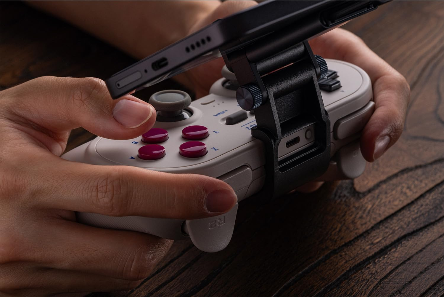 8Bitdo Mobile Clip for Pro 2/Pro 3 Bluetooth Controller