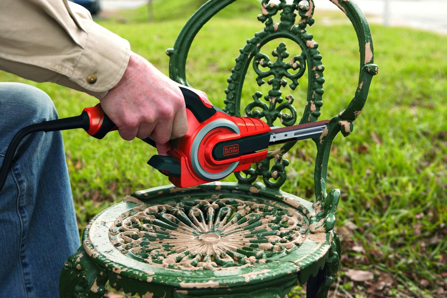 BLACK+DECKER KA900E-QS 350 W, 13 Mm File Sander with 3 Sanding Belts and Dust Collection System image number 3