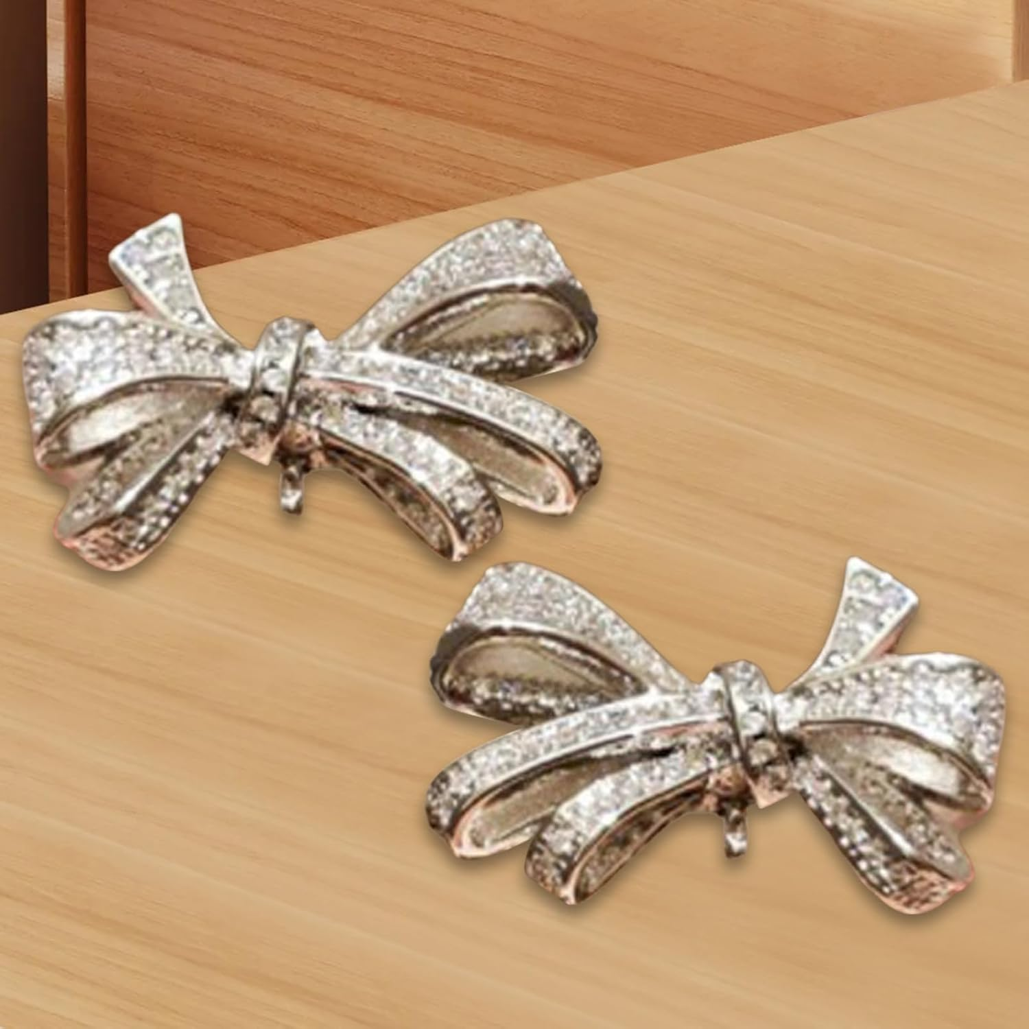 Erconsso Open Ear Buds Rhinestone - Clip on Headphone Decoration Rhinestone Bow-Shaped - Fashionable Open-Ear Headset Decoration Accessories for Daughter Girlfriend Wife Sister image number 3