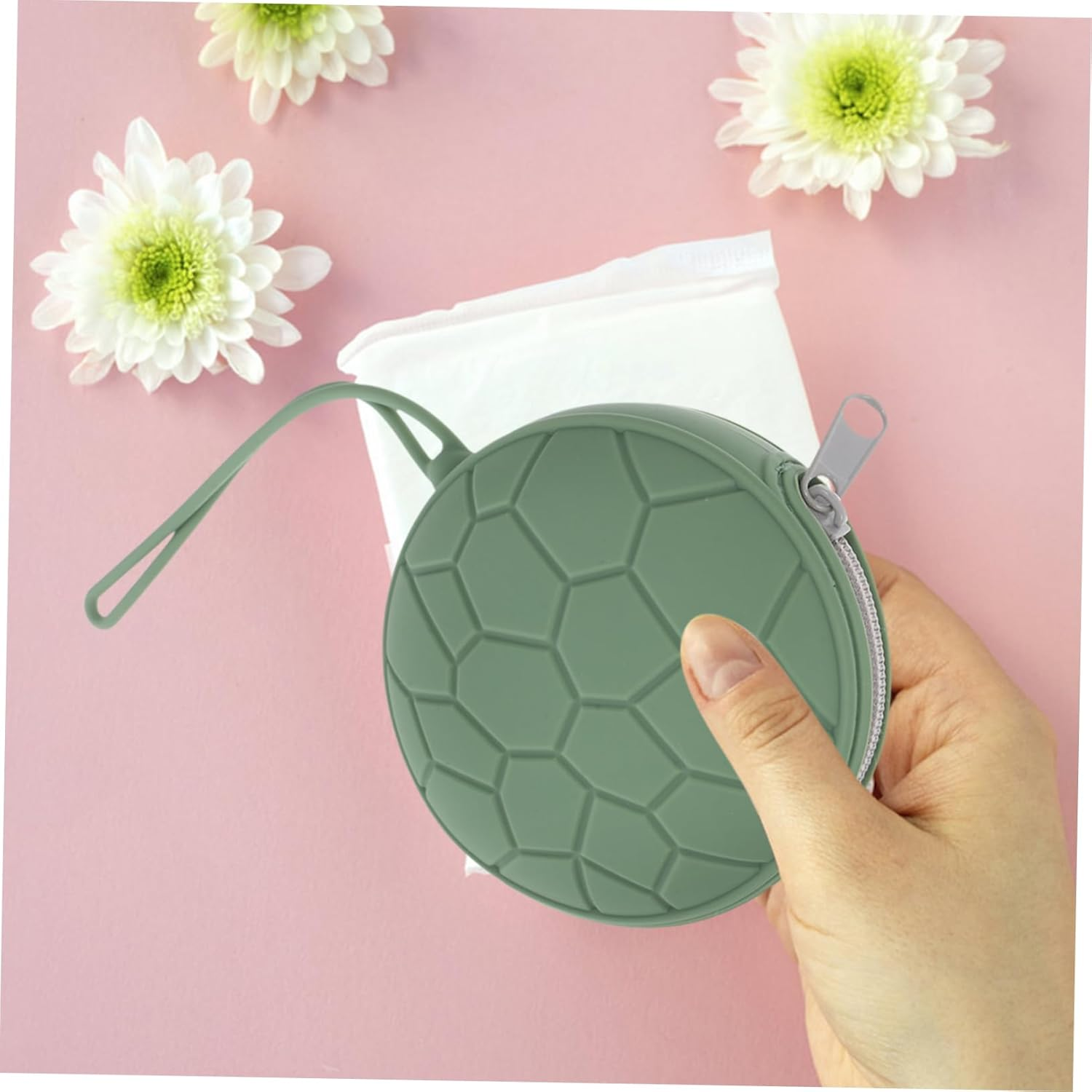 VERDANVERSE Storage Bag Portable Sanitary Case for Women Silicone Toiletries Bag Period Carrier Lightweight and Easy to Clean