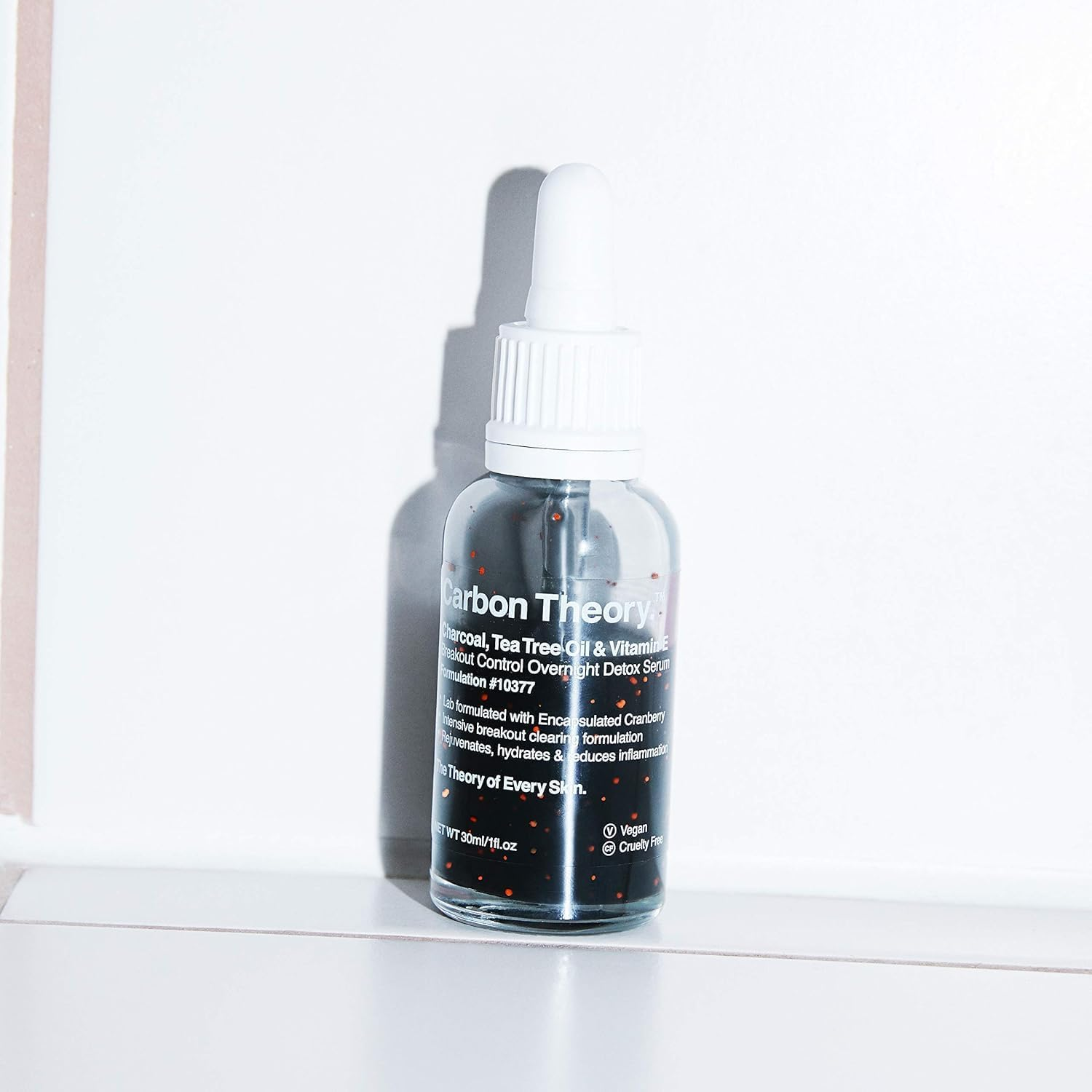 Carbon Theory | Charcoal, Tea Tree Oil & Vitamin E Breakout Control Overnight Detox Facial Serum | Natural, Vegan and Cruelty Free | 30Ml image number 3