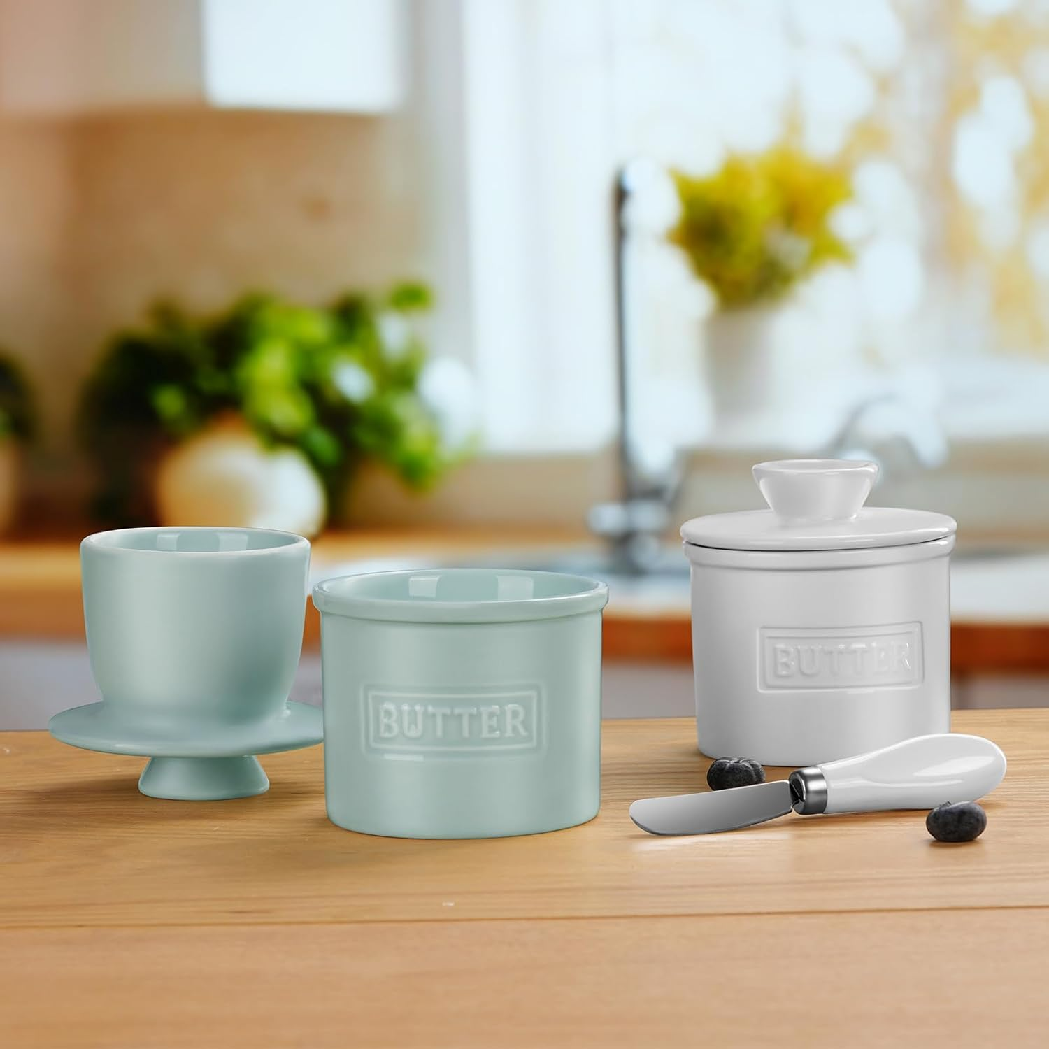 JSHKY Butter Crock with Spreader, Porcelain French Butter Keeper for Countertop, Butter Container for Soft Butter, Gift for Mother&rsquo;S Day, Thanksgiving Day and Christmas, AU, Color-White.