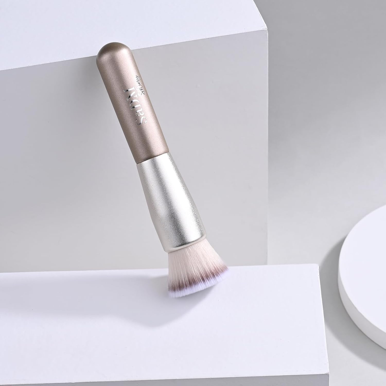 Kabuki Makeup Brush - Blender Brush for Powder, Cream, Liquid Foundation, Sunscreen, Blush Blending & Bronzer - Professional Make up Brush - Full Face Makeup Brush - Vegan & Cruelty Free image number 4