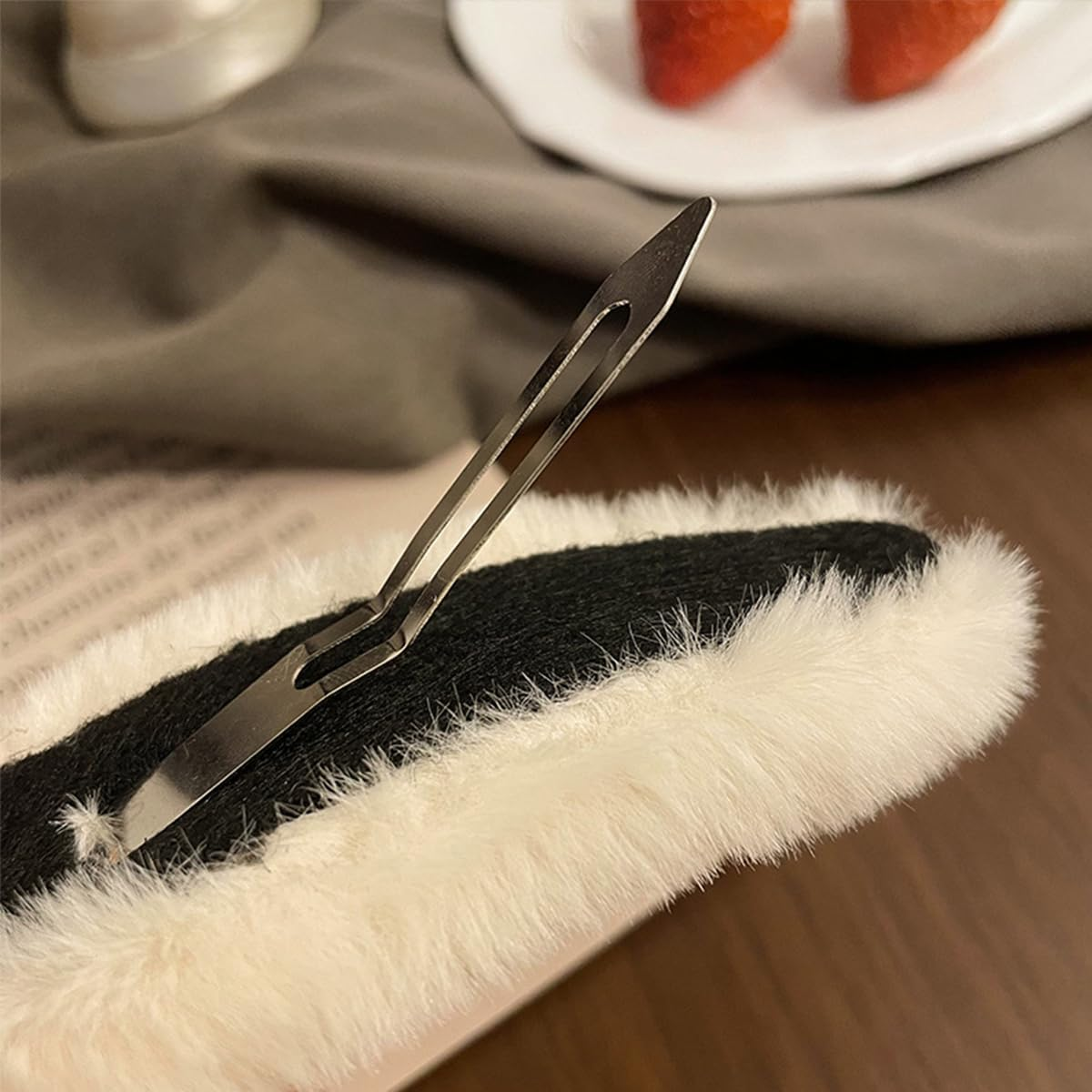 4Ps Women'S Autumn Winter Hair Clips Plush for Styling Large Duckbill Hair Clips Thick & Thin Hair Accessory