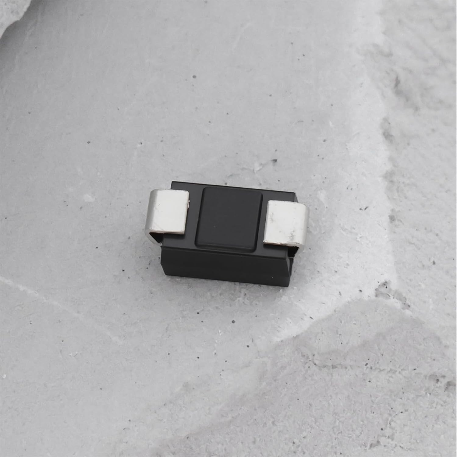 Emsea 50Pcs SK34 Schottky Diodes, 40V 3A SMA for Solar Panel Controller, PCB Circuit Board image number 6