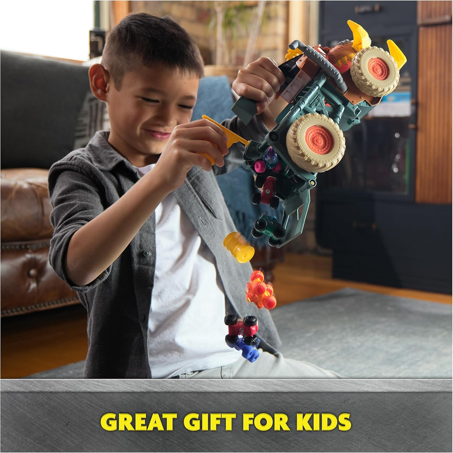 Monster Jam Mini Jam, Megalodon Mad Hog Chomper and Monster Truck, Fun Cleanup and Storage, Kids&rsquo; Toy Gifts for Boys and Girls Aged 3 and Up - Multicolor image number 2