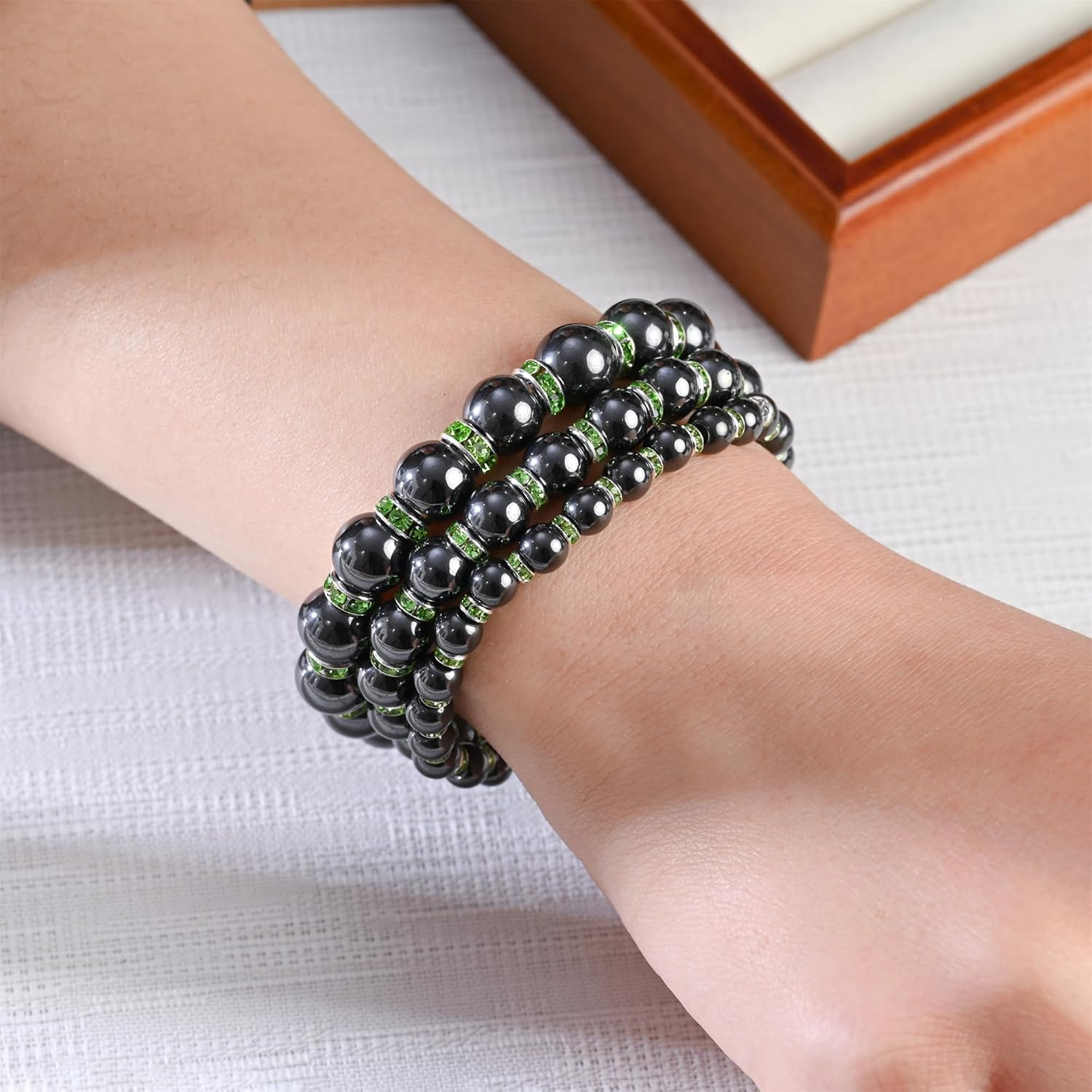Hematite Magnetic Bracelet with Zirconia,Handmade Stretch Magnetic Bracelet，Eliminates Static Electricity.
