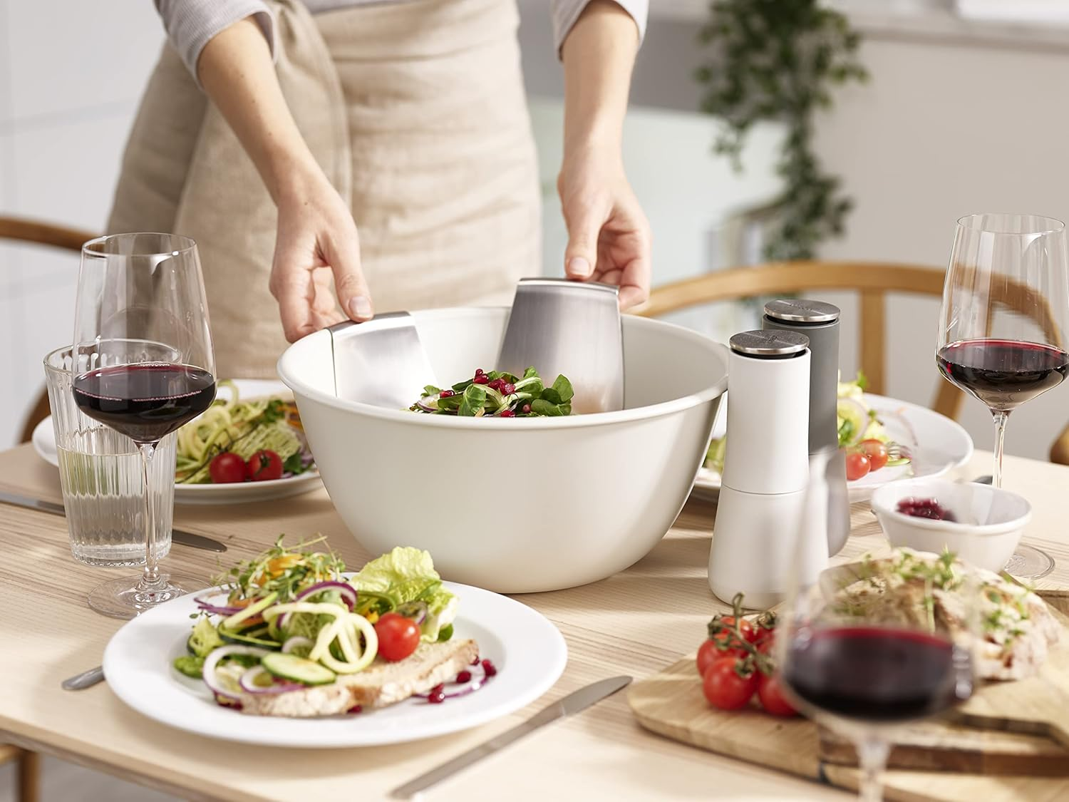 Joseph Joseph Serve It in Style Salad Bowl with Servers & Salt & Pepper Set image number 3