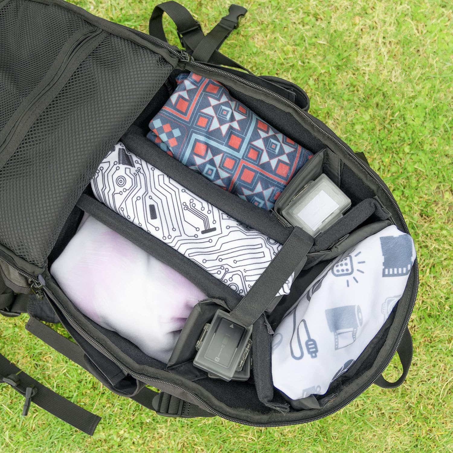 JJC 50X50Cm Camera Lens Protective Wrap with Pouch, Magic Self-Adhesive Flexible Wrapper Travel Accessories for DSLR Mirroless Cameras Cover Switch Ipad Equipment Protector Bag Case Foldable -Circuit