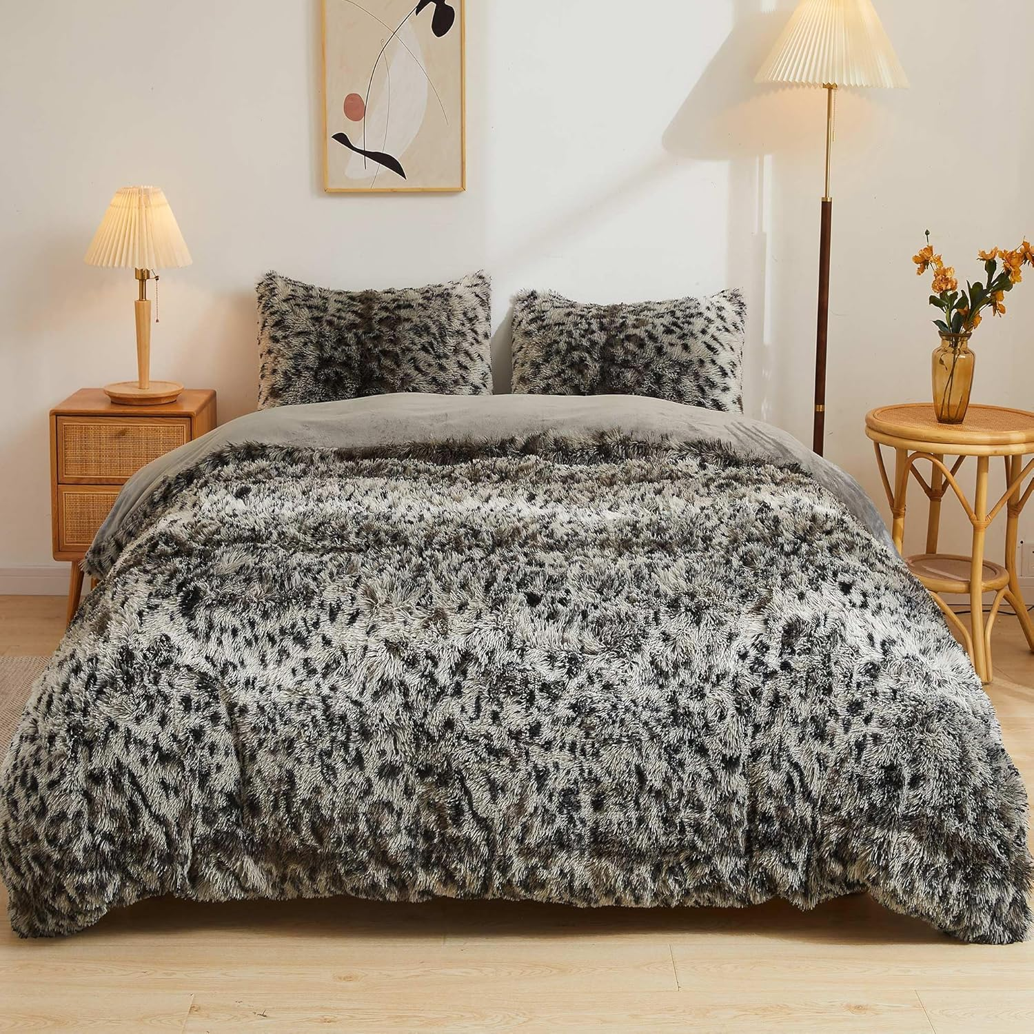 LIFEREVO Cheetah Print Faux Fur Duvet Cover Fluffy Bedding Set, 3 Pieces Soft Plush Fuzzy Comforter Cover Set(1 Shaggy Comforter Cover+2 Furry Pillowcases), Zipper Closure(Queen, Leopard Print Grey)