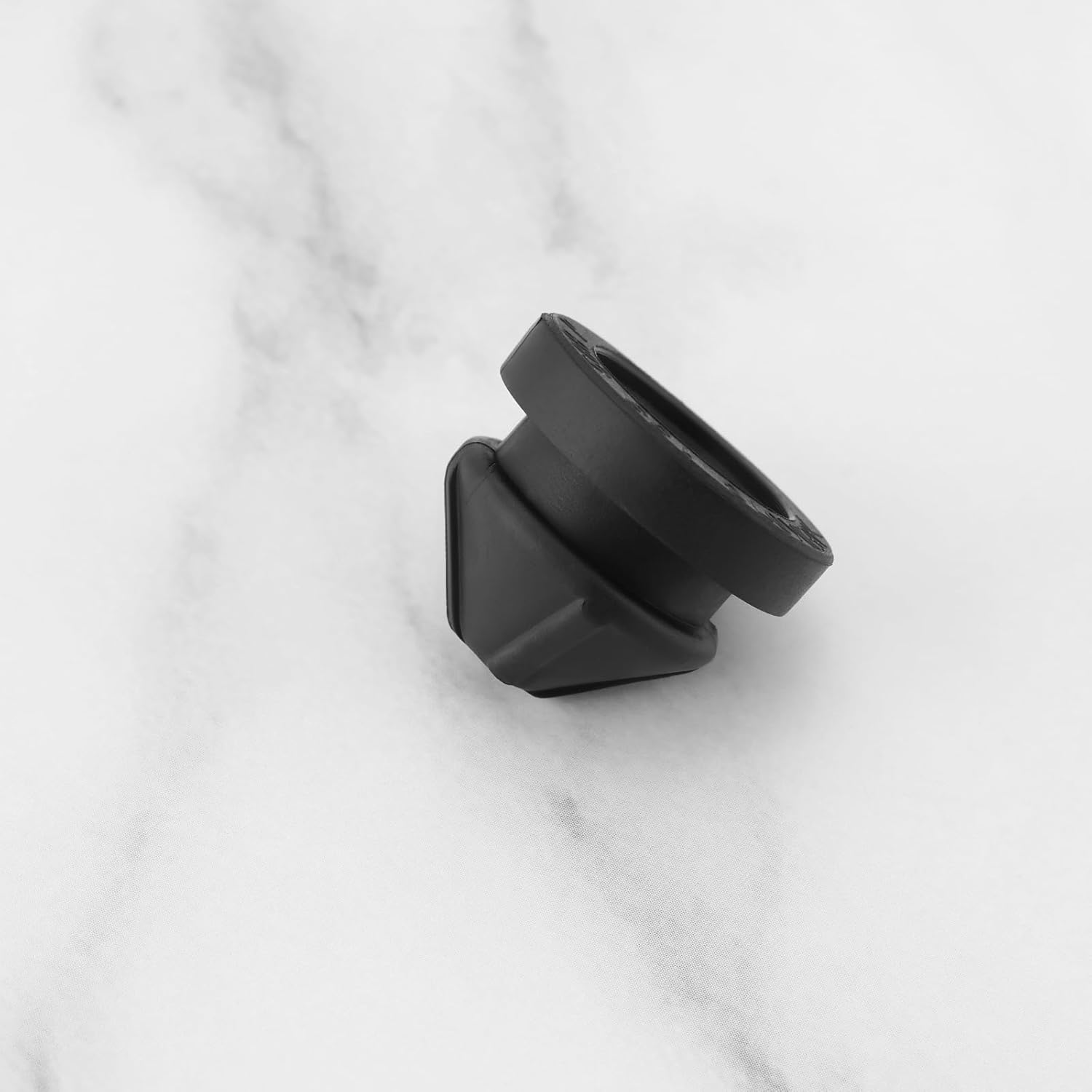 Be in Your Mind 4Pcs Rubber Air Filter Housing Grommet Replacement Part 07C133588P Compatible with Audi A1 A3 A8 Q2 Compatible with SEAT Compatible with Skoda Compatible with VW Golf image number 3