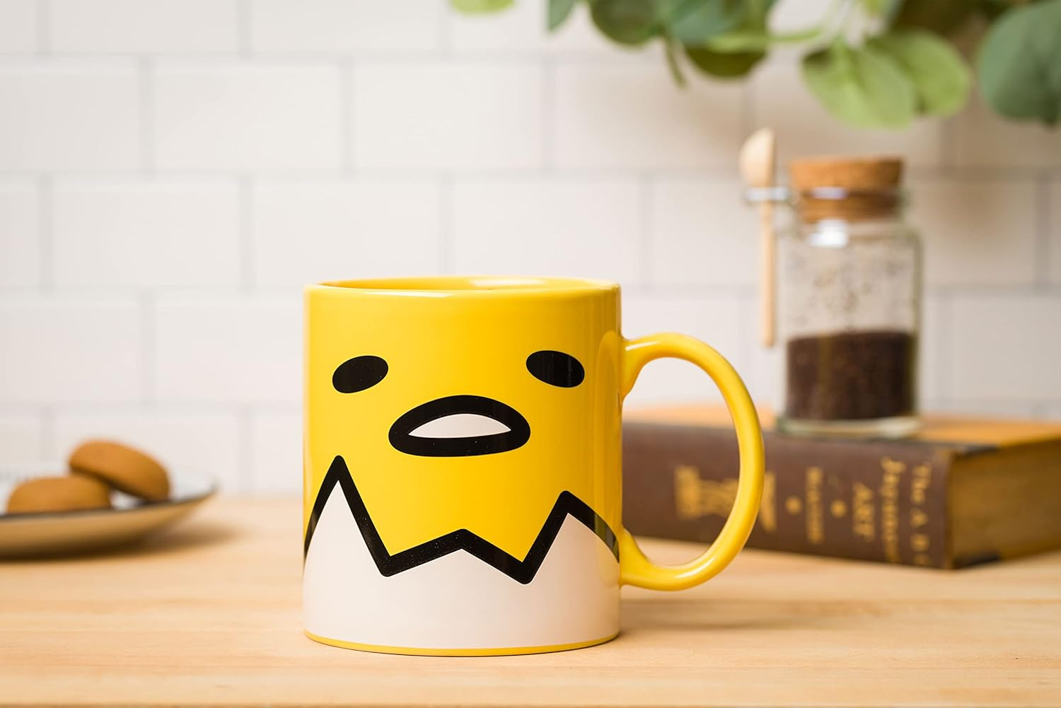 Silver Buffalo GUD20534 Sanrio Gudetama Face Ceramic Mug, 20-Ounce, Yellow