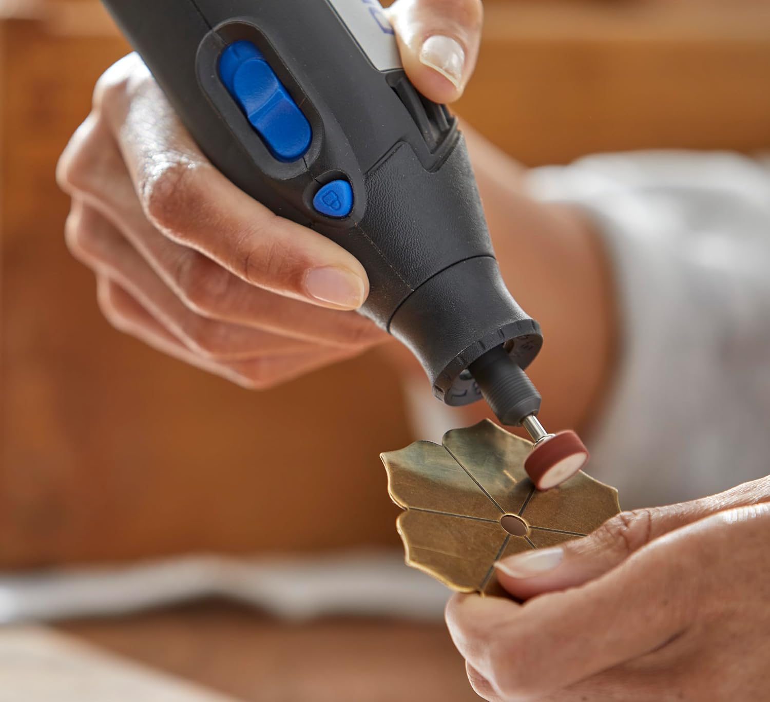 Dremel 726-01 Cleaning & Polishing Rotary Tool Accessory Kit with Storage Case, 20-Piece Set - Includes Buffing Wheels, Polishing Bits, and Compound