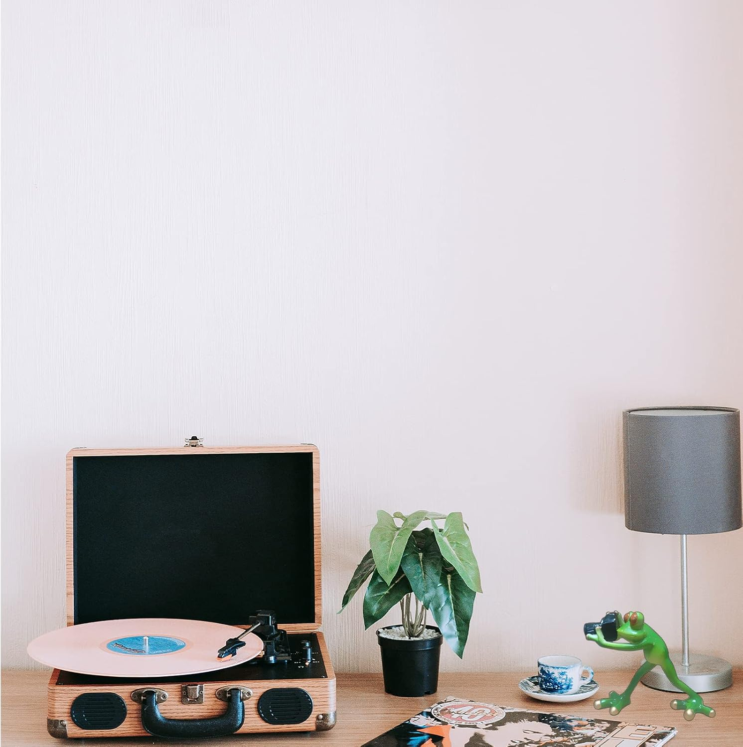 Outdoor Decor Garden Frog Gifts, Paparazzi Camera Decor, Resin Crafts for Shelves Table Desk, Statues for Garden image number 3