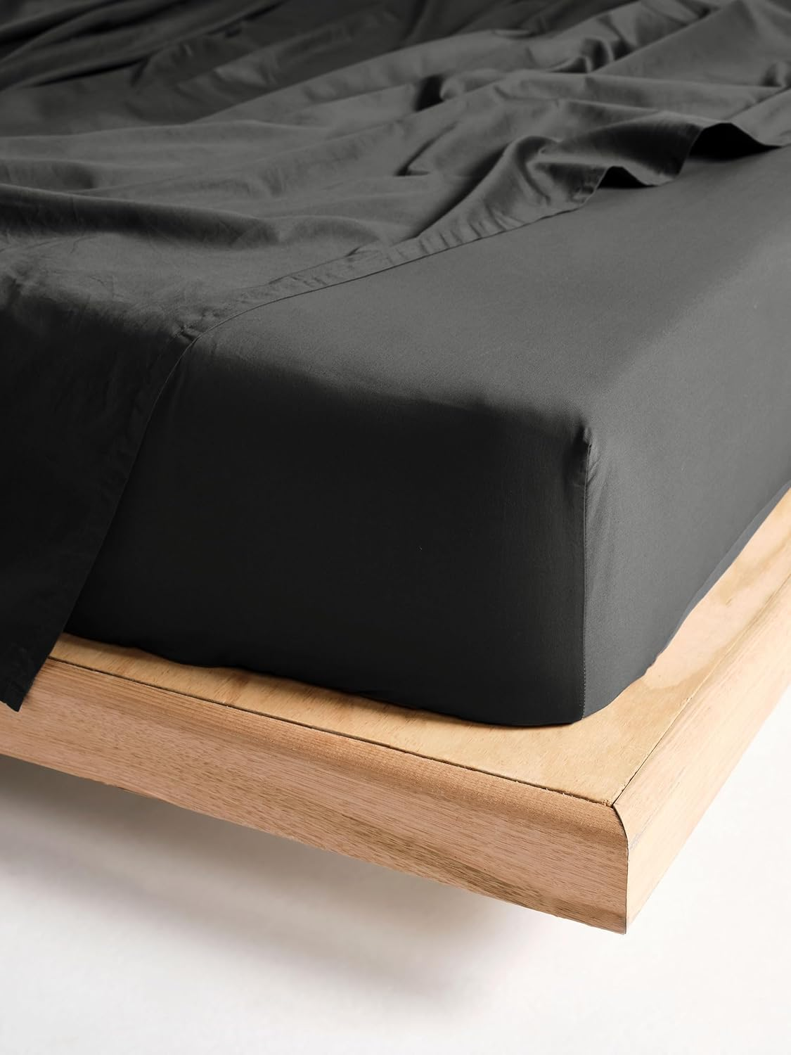 Linen House 01728G628 300TC Cotton Percale King Bed Fitted Sheet, Charcoal image number 1