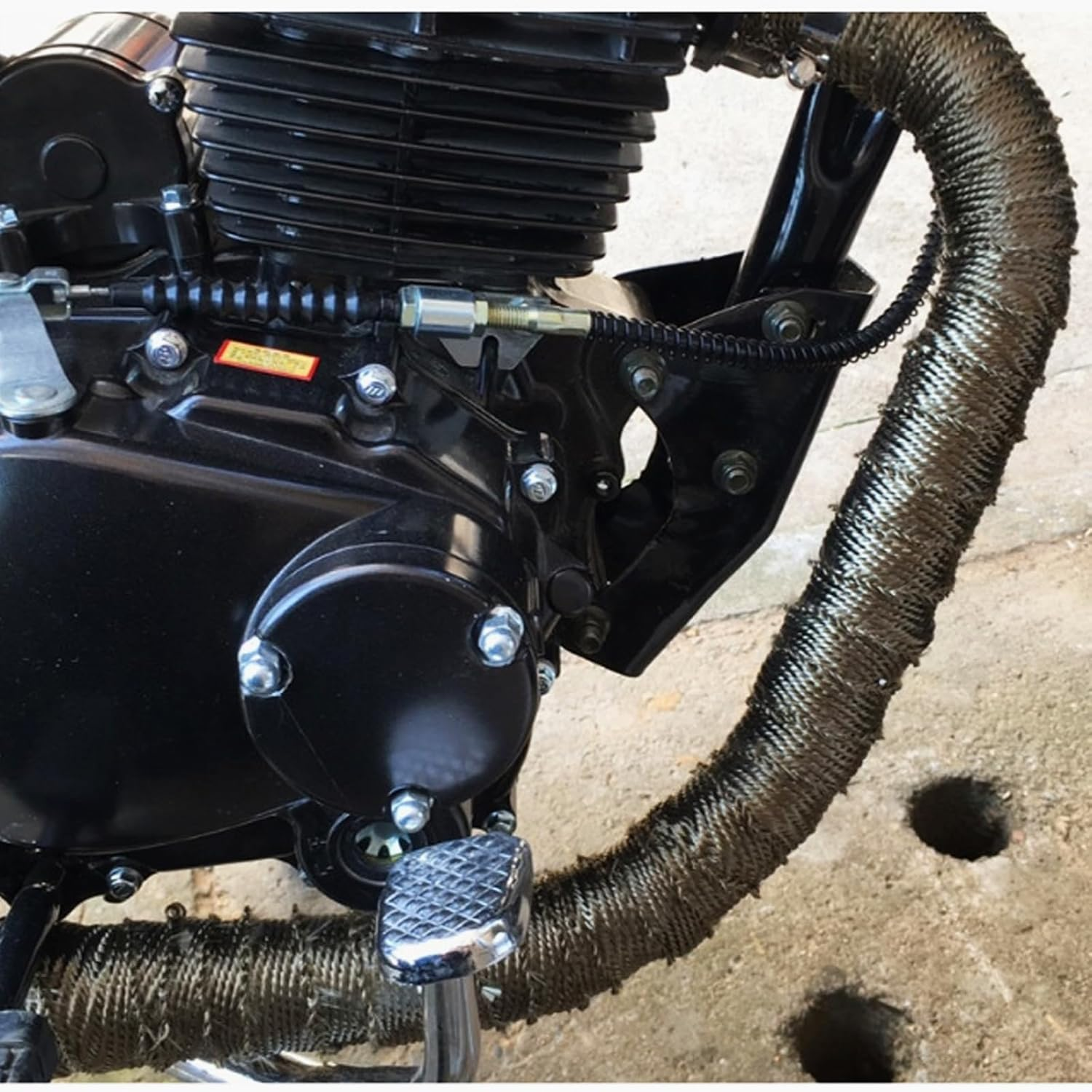 ILLITAN Fireproof Pipe Wrap with 2 Clamps Stovepipe Ribbon 5 M*5Cm, 800-1200&deg;C image number 3