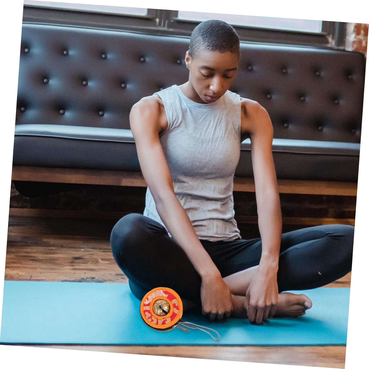 Minkissy Handmade Brass Meditation Cymbal Bell with Storage Bag, Copper Percussion Instrument for Yoga and Mindfulness, Double Dragon Design for Relaxation and Sound Healing Random Color image number 4