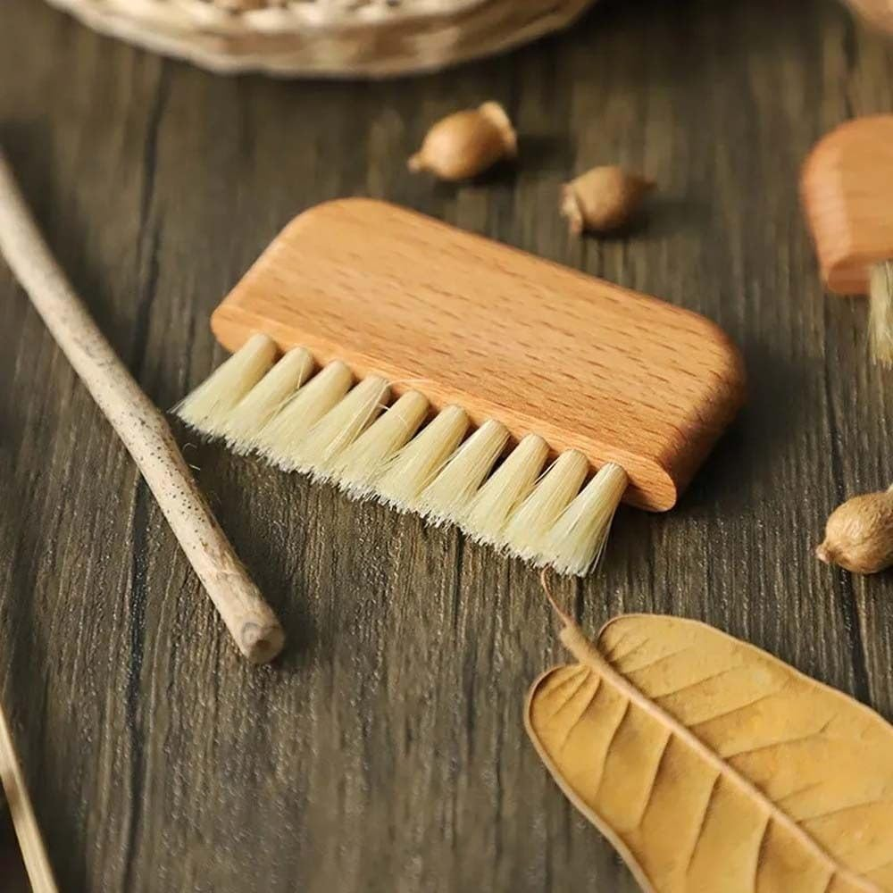 Wooden Nail Brush, Natural Beech Wood Bristle Nail Brush Non-Slip Fingernail Hand Scrub Brush Nails and Toes Cleaning Tools Accessories