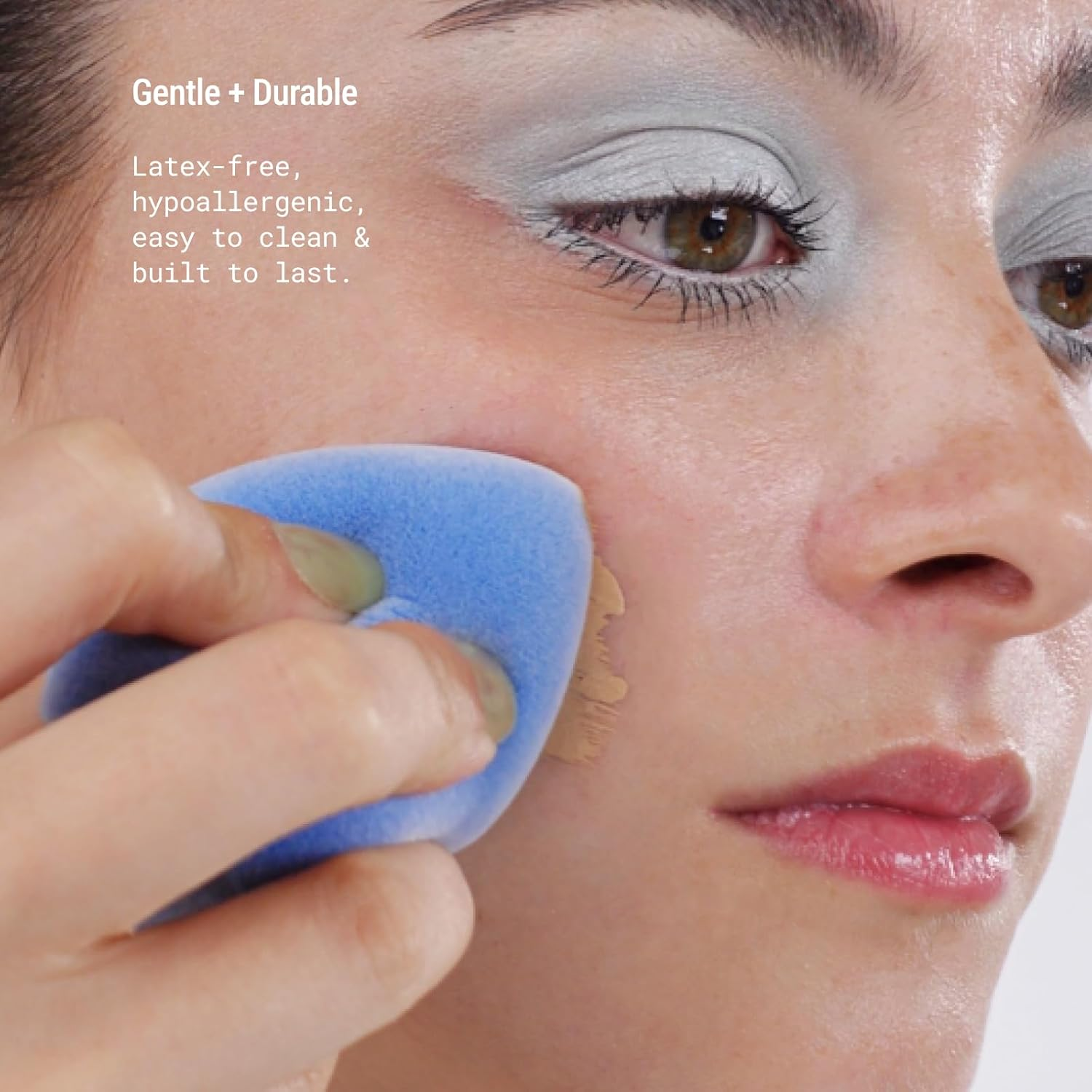 JUNO & Co. Microfiber Makeup Sponge Set 4-Pack, Dual Layer Technology and Airbrushed Complexion Finish, Makeup Blender for Foundation, Powder and Cream image number 5