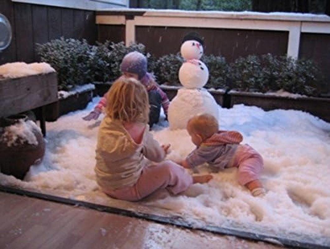 SNOWONDER Instant Snow Fake Artificial Snow, Also Great for Making Cloud Slime (240 Gallons) image number 4