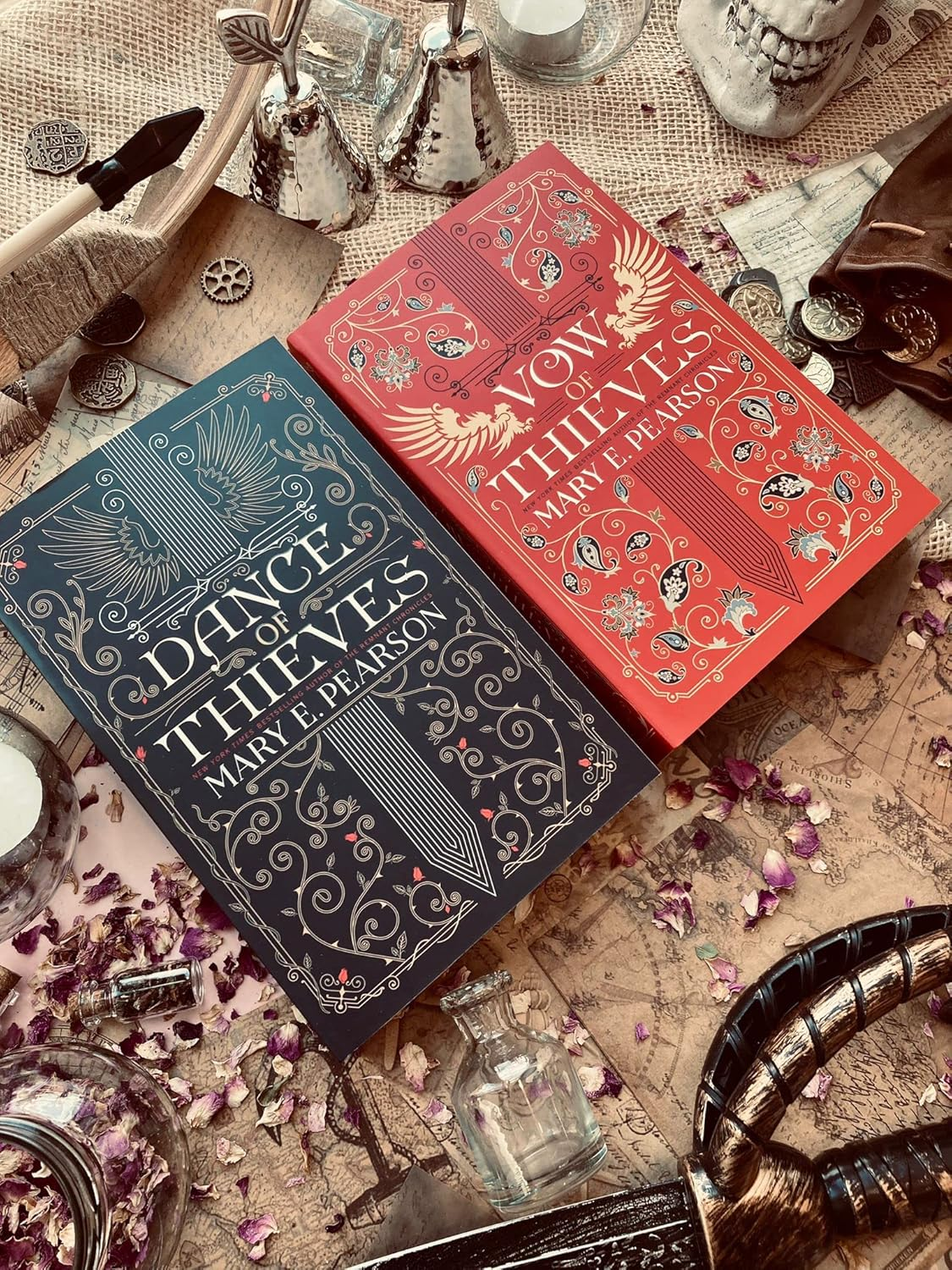 Dance of Thieves: the Sensational Young Adult Fantasy from a New York Times Bestselling Author image number 3