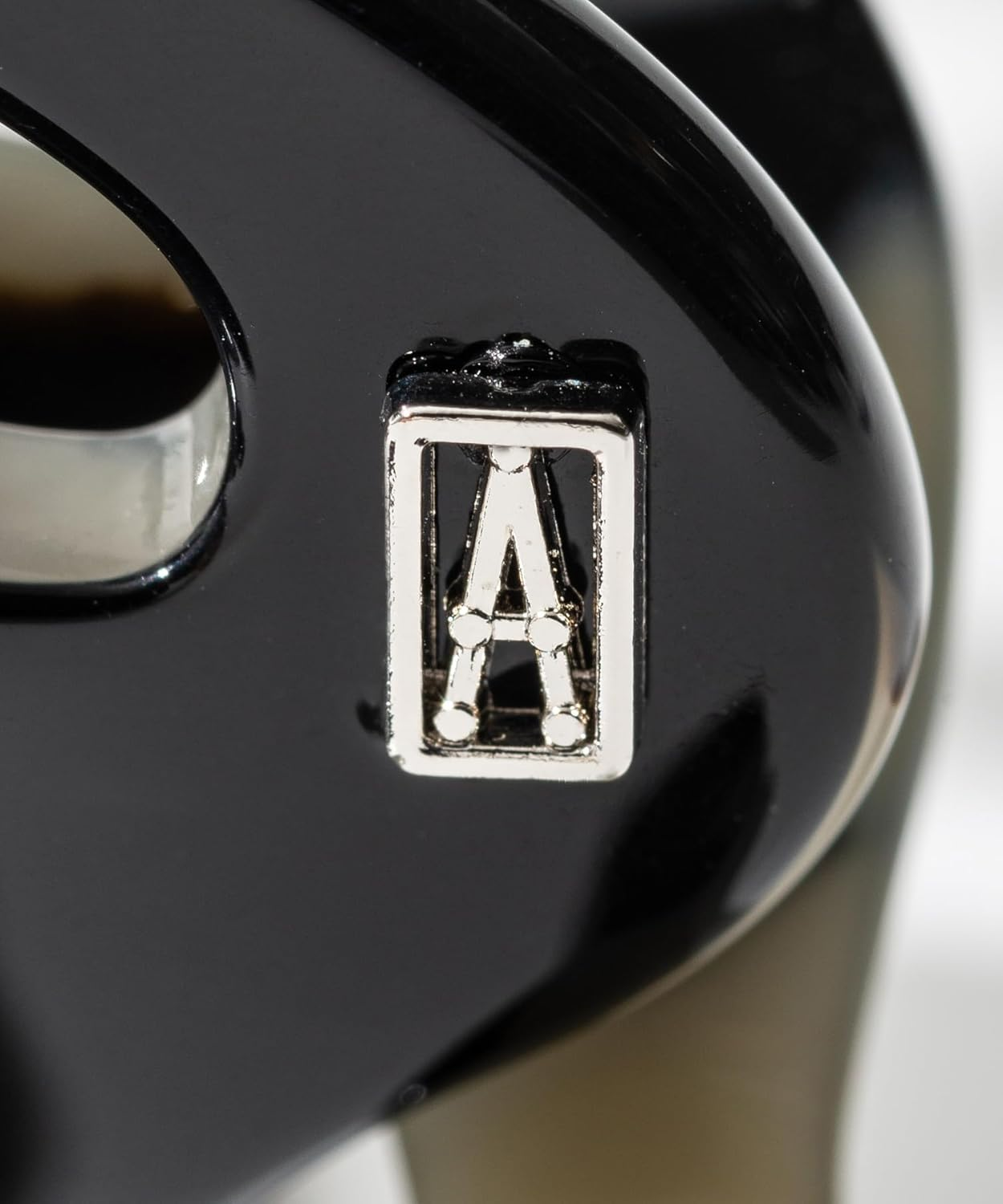 ALEXANDRE DE PARIS TIMELESS ACCL-17417-02 NA NOIR/ALBINOS Hair Clip image number 2