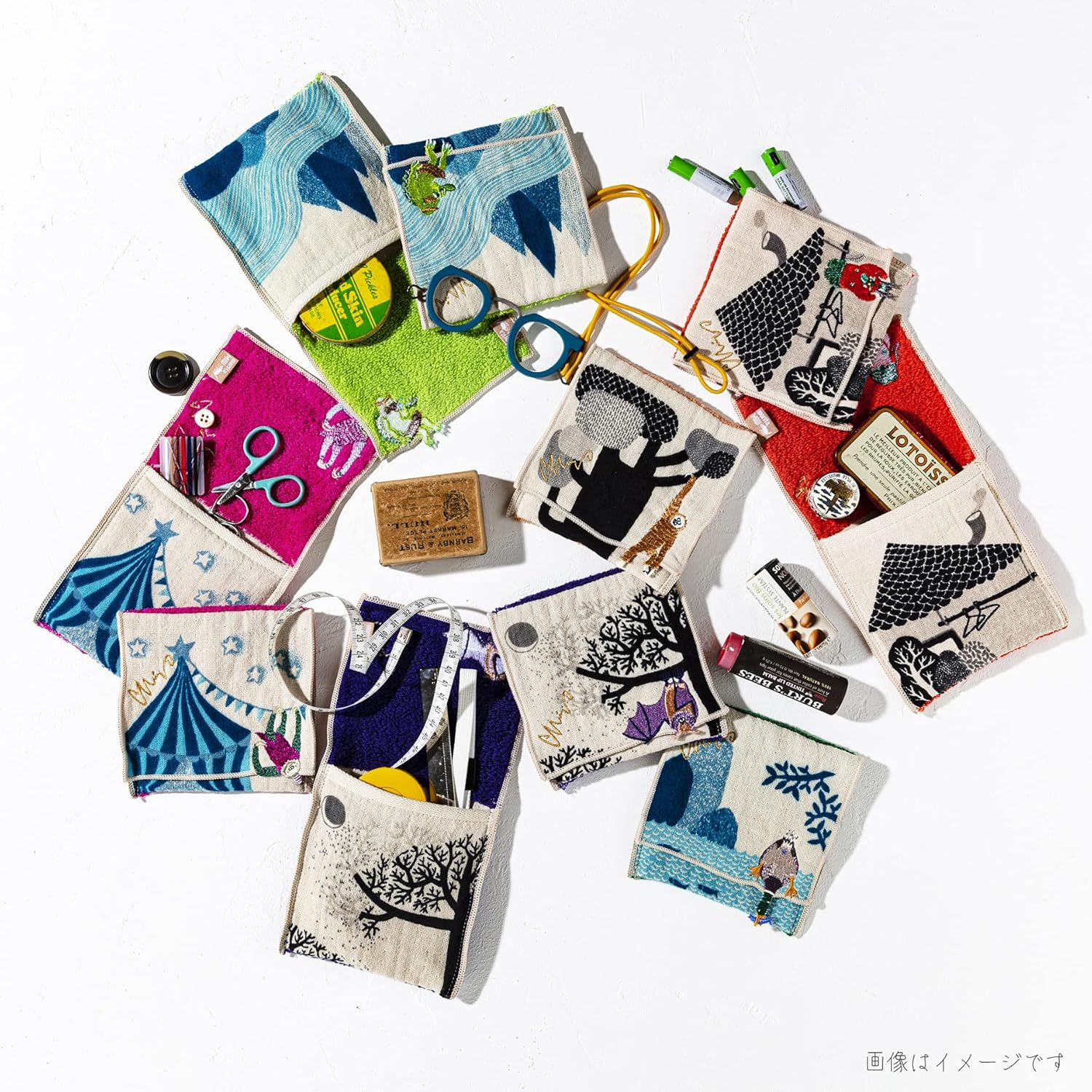 [Moritamiw] Kusubashi Mon Ori, Porch Handkerchief, Undereave Amanojac, Red [A-68236-90-R] image number 5