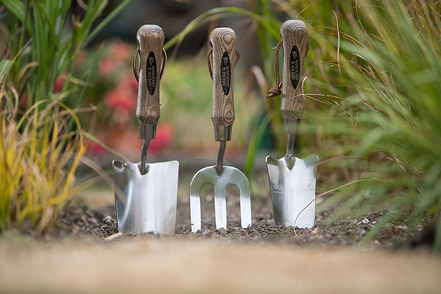 Spear & Jackson Traditional Stainless Steel Hand Trowel image number 6