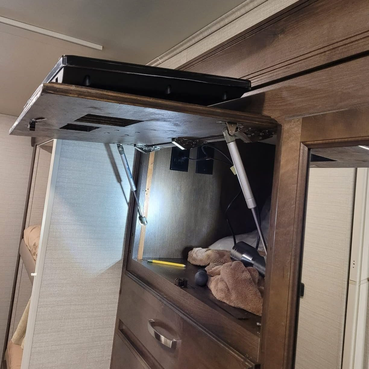 2 Pcs Soft Closing Hydraulic Gas Strut Lid Support, Adjustable Lifting Buffer Hinges for Cabinet Flip-Up Doors and Toy Boxes image number 3