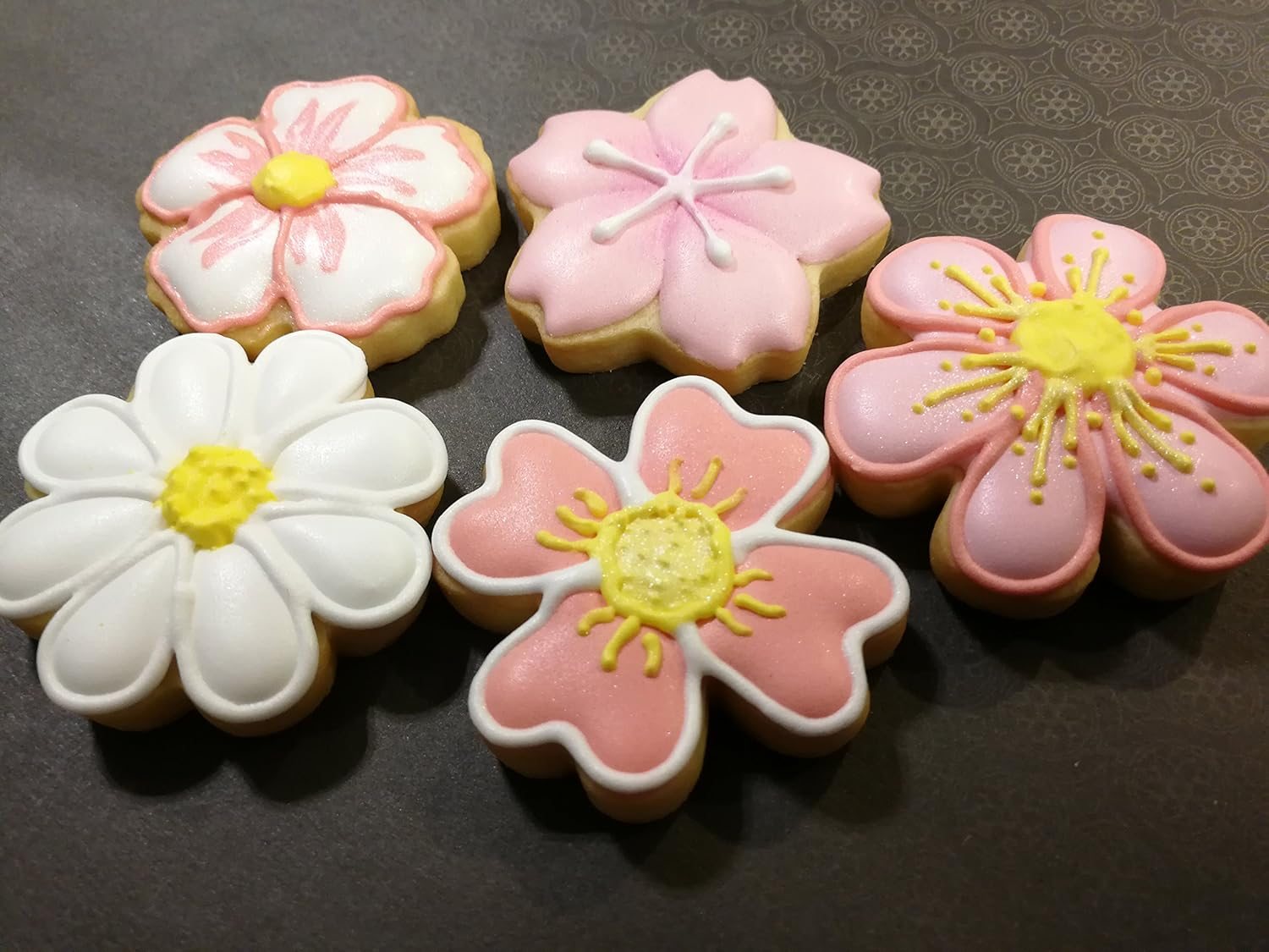 Flower Blossom Cookie Cutters Set &ndash; 8 PC High Grade 430 Stainless Steel &ndash; a Truly Unique Set for Flower Lovers