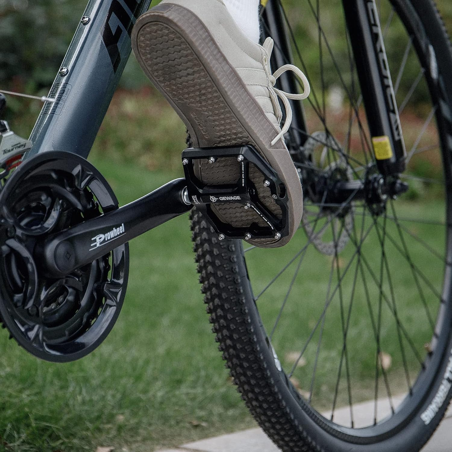 Road/Mountain Bike Pedals - 3 Bearings Bicycle Pedals - 9/16&rdquo; CNC Machined Flat Pedals with Removable Anti-Skid Nails