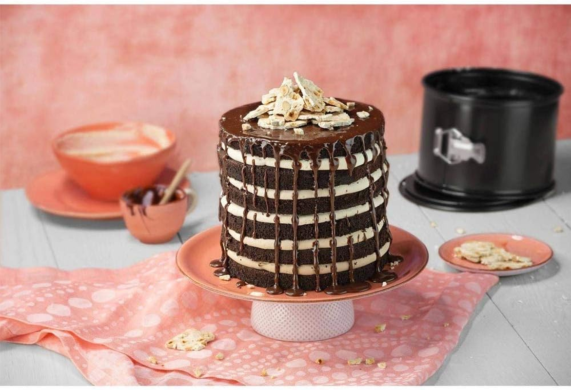 Original Kaiser Inspiration Panettone 20 X 14 Cm High Springform Cake Tin Flat Base Cake Tin for 1/2 Recipe Portion, Extra High Rim, Non-Stick Coating, Easy Seal, Black image number 3