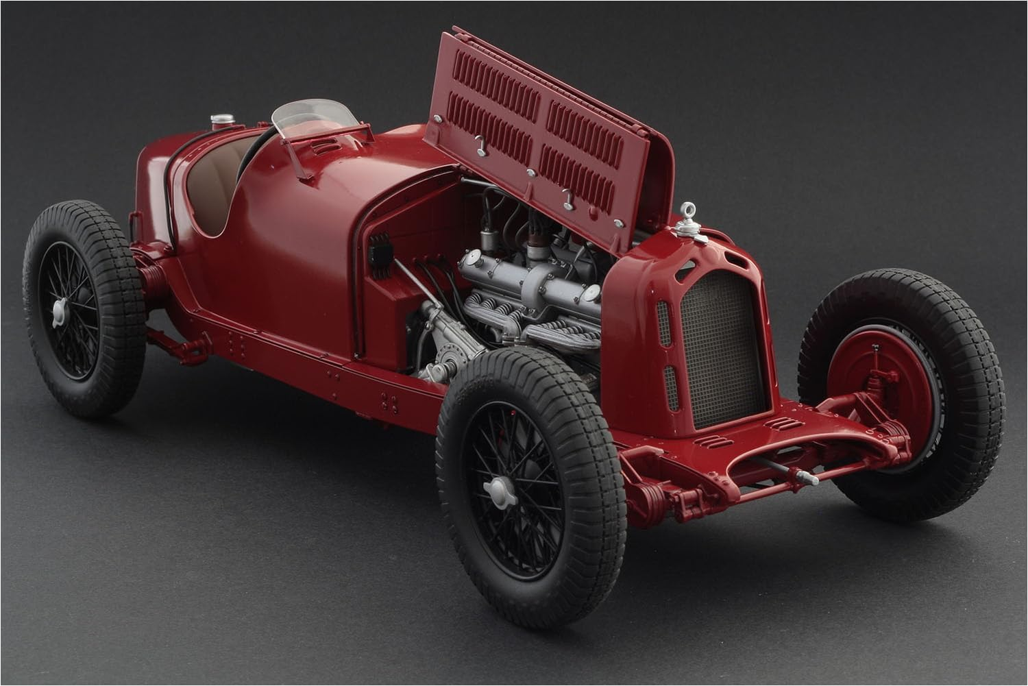 Italeri 1:12 Scale Alfa Romeo 8C 2300 Monza Tazio Nuvolari Driver Model Kit image number 3