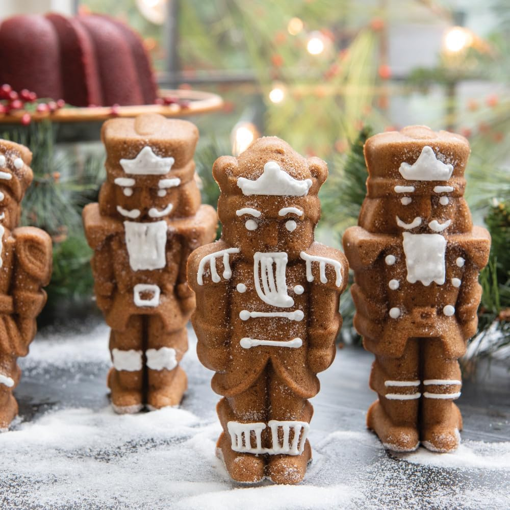 Nordic Ware USA Nutcracker Sweets Cast Aluminium Cakelet Pan, Sparkling Silver, 35.5 X 17.5 X 6.5 Cm image number 5