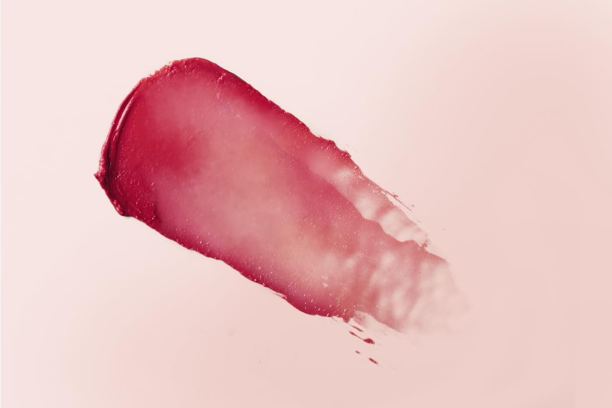 Burt'S Bees 100% Natural Origin Tinted Lip Balm, Pink Blossom with Shea Butter and Botanical Waxes, 1 Tube, 4.25G image number 3