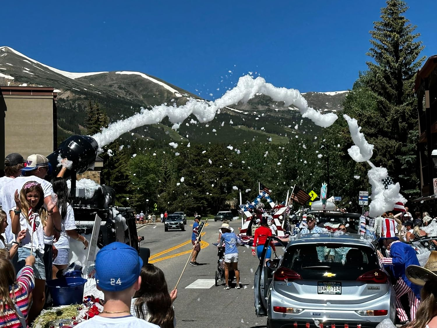 Foam Powder Pack of 5, Makes up to 600 Gallons of Foam Party Fun for Foam Machines by Dr. Party image number 2