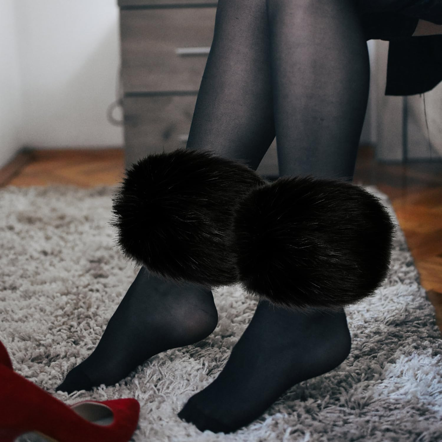 XIHIRCD Winter Wrist Cuff Warmers, Faux Fur Wrist Cuffs for Women Wrists and Arms Warm Stretch Short Arm Warmers Wrist Cuff - Black image number 3