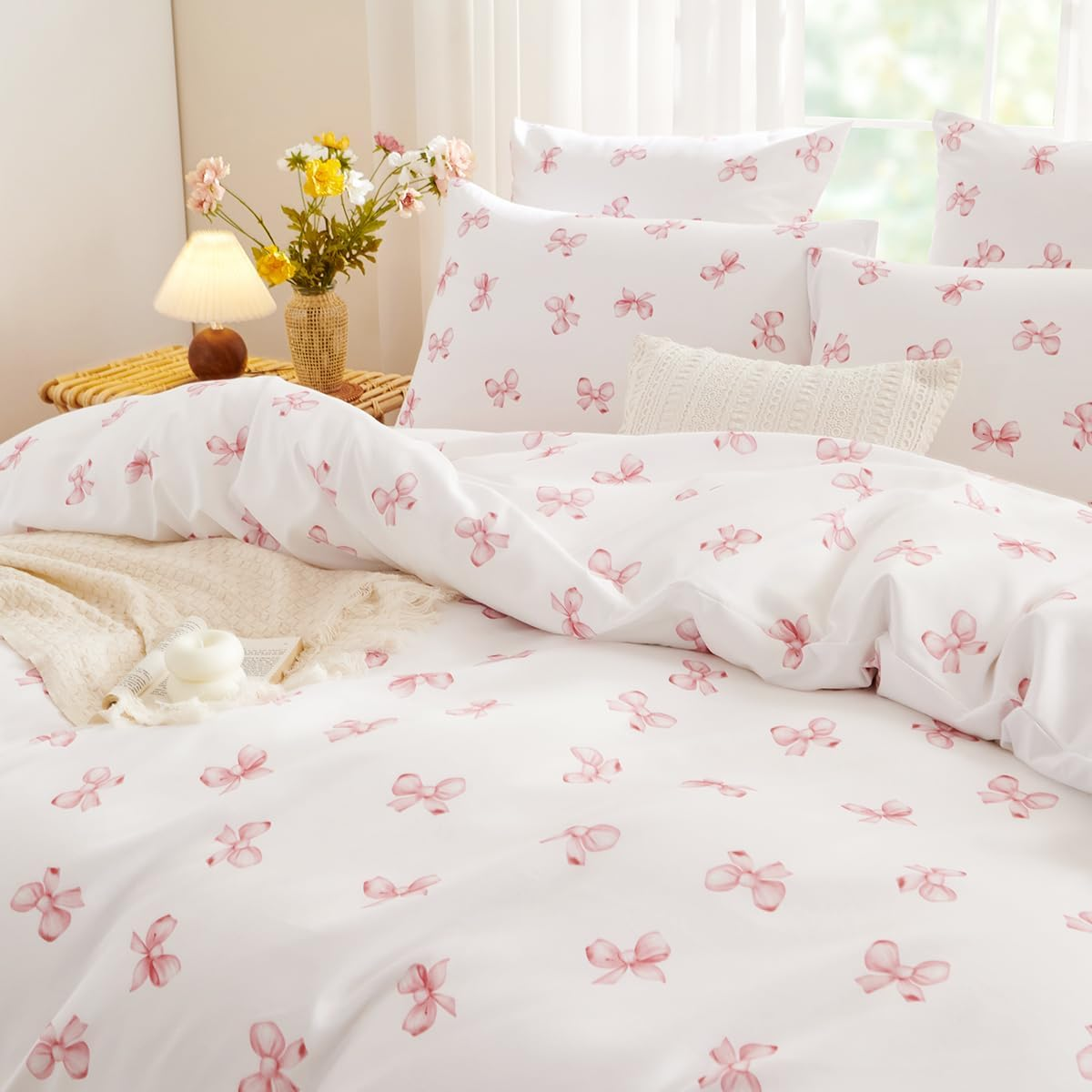 Bildenly Duvet Cover Queen Size Pink Bowknot for Girls' Rooms Fresh Style Bedrooms, Comforter Cover Soft & Lightweight Microfiber Quilt Cover with Zipper Closure and 2 Pillowcases