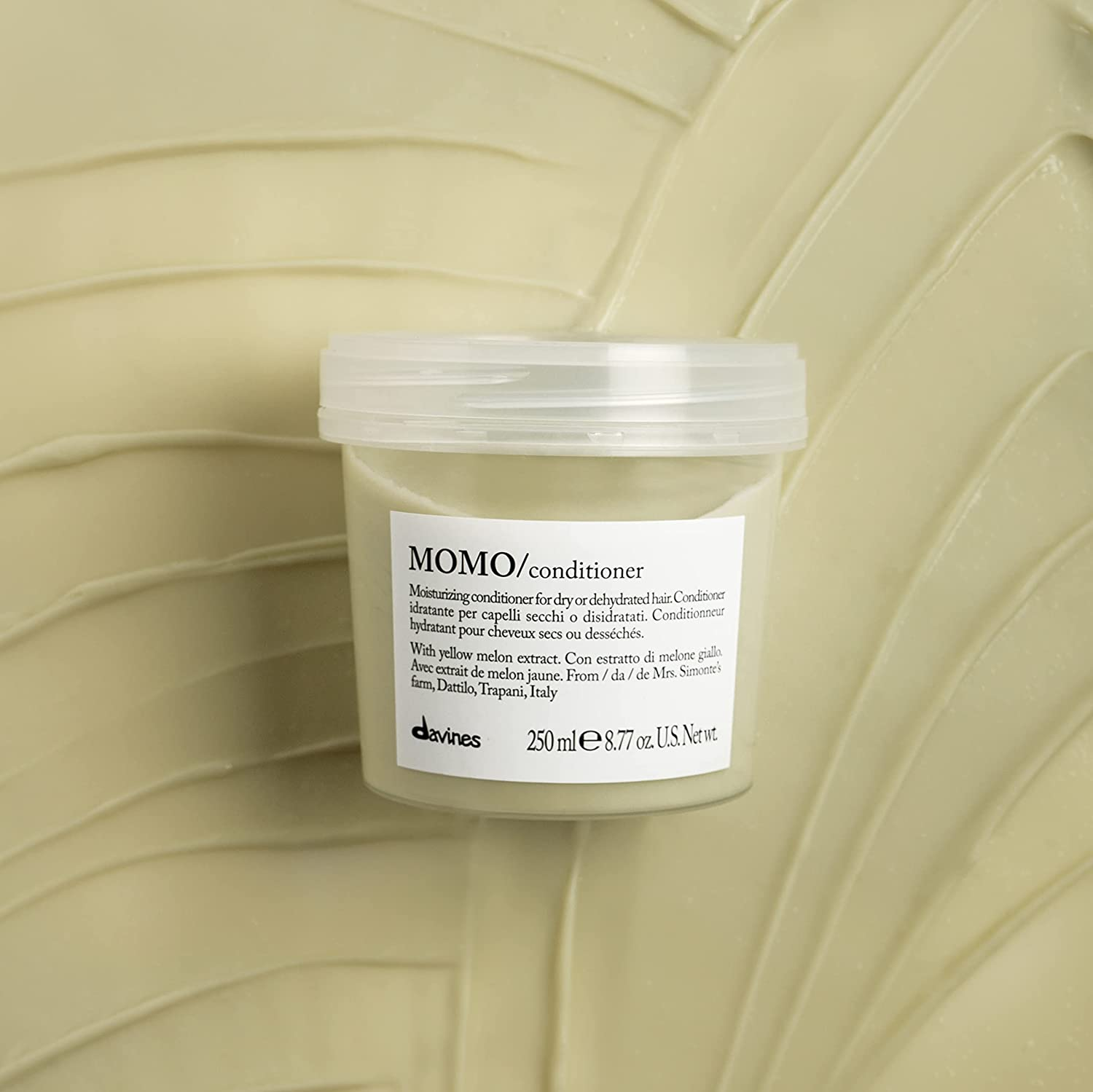 Davines MOMO Conditioner, Hydration and Detangling Formula for Soft and Silky Hair image number 3