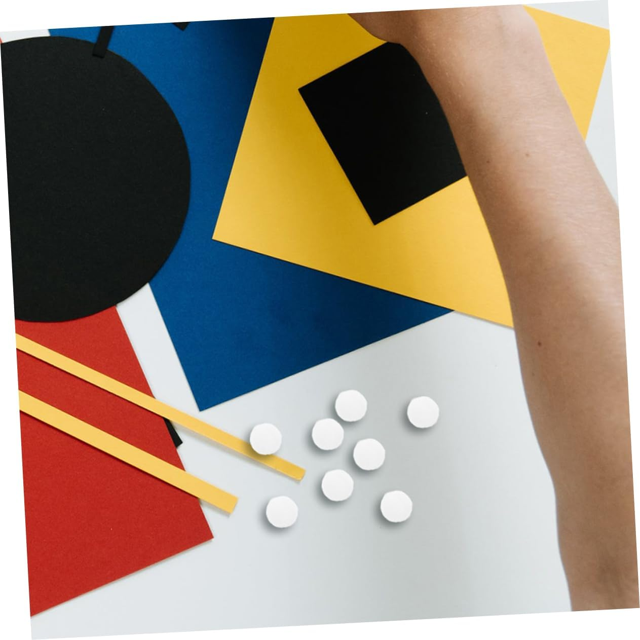 SHINEOFI 200Pcs White Small Polyester Pom Pom Balls 12Mm Soft Elastic for DIY Crafts School Projects Christmas Garlands and Decorative Accessories image number 3