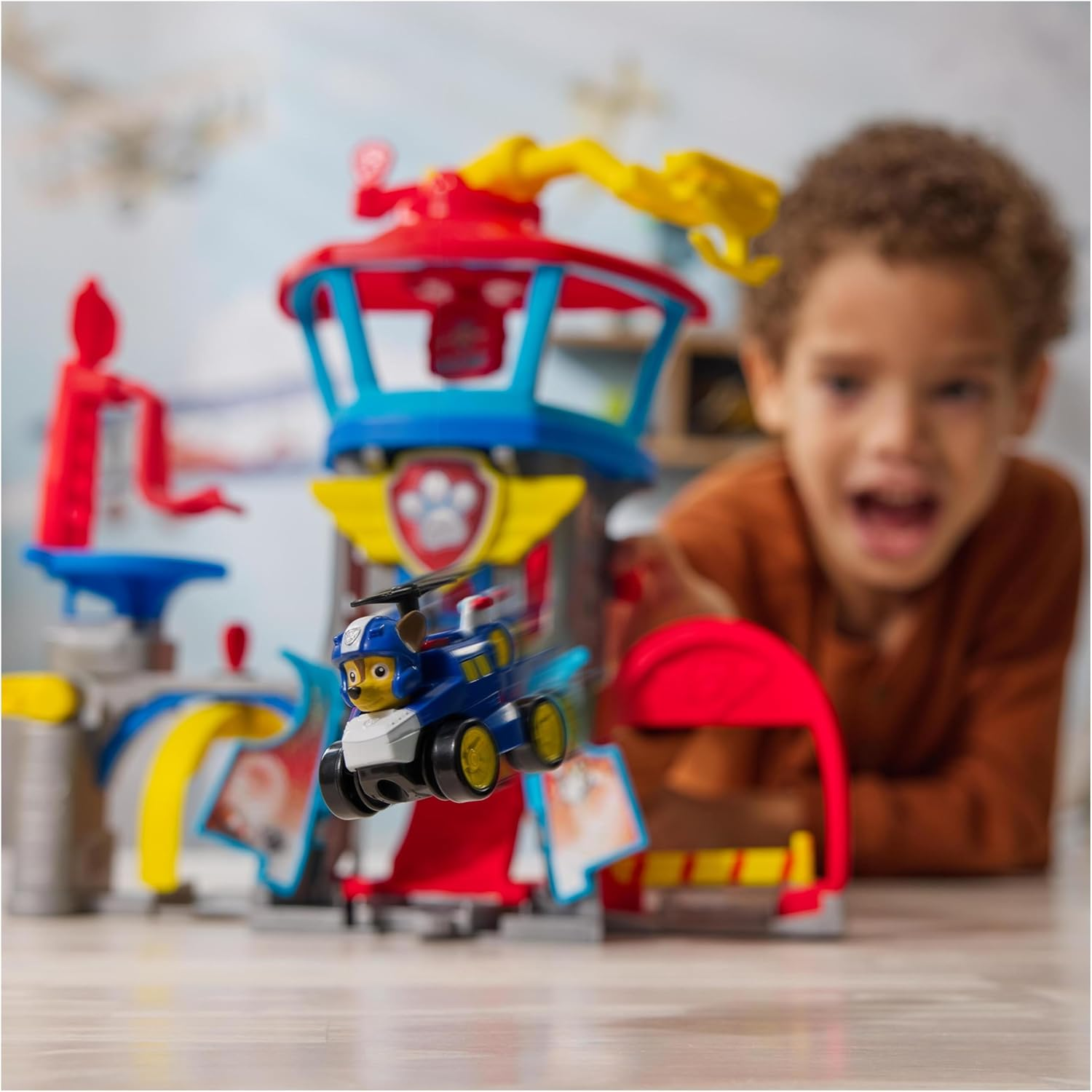 PAW Patrol: Air Rescue, Pup Squad Adventure Bay Airport Playset, with Chase Toy Car & PAW Patrol Vehicle Launcher, Kids&rsquo; Toys for Boys and Girls 3+ image number 4