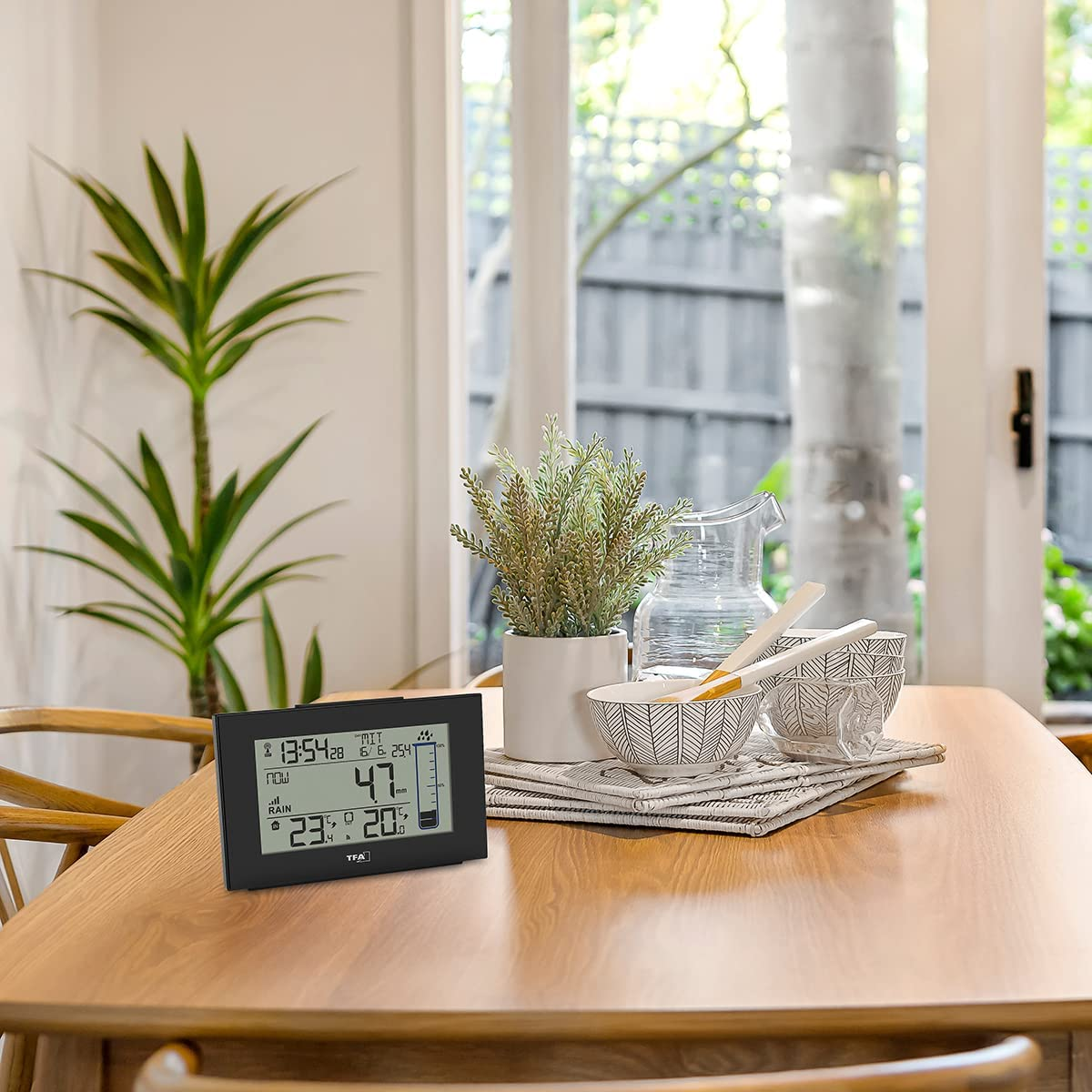 TFA Dostmann Splash 47.3006.01 Digital Wireless Rain Gauge for Garden Rain Gauge Wireless with Self-Draining Black image number 3