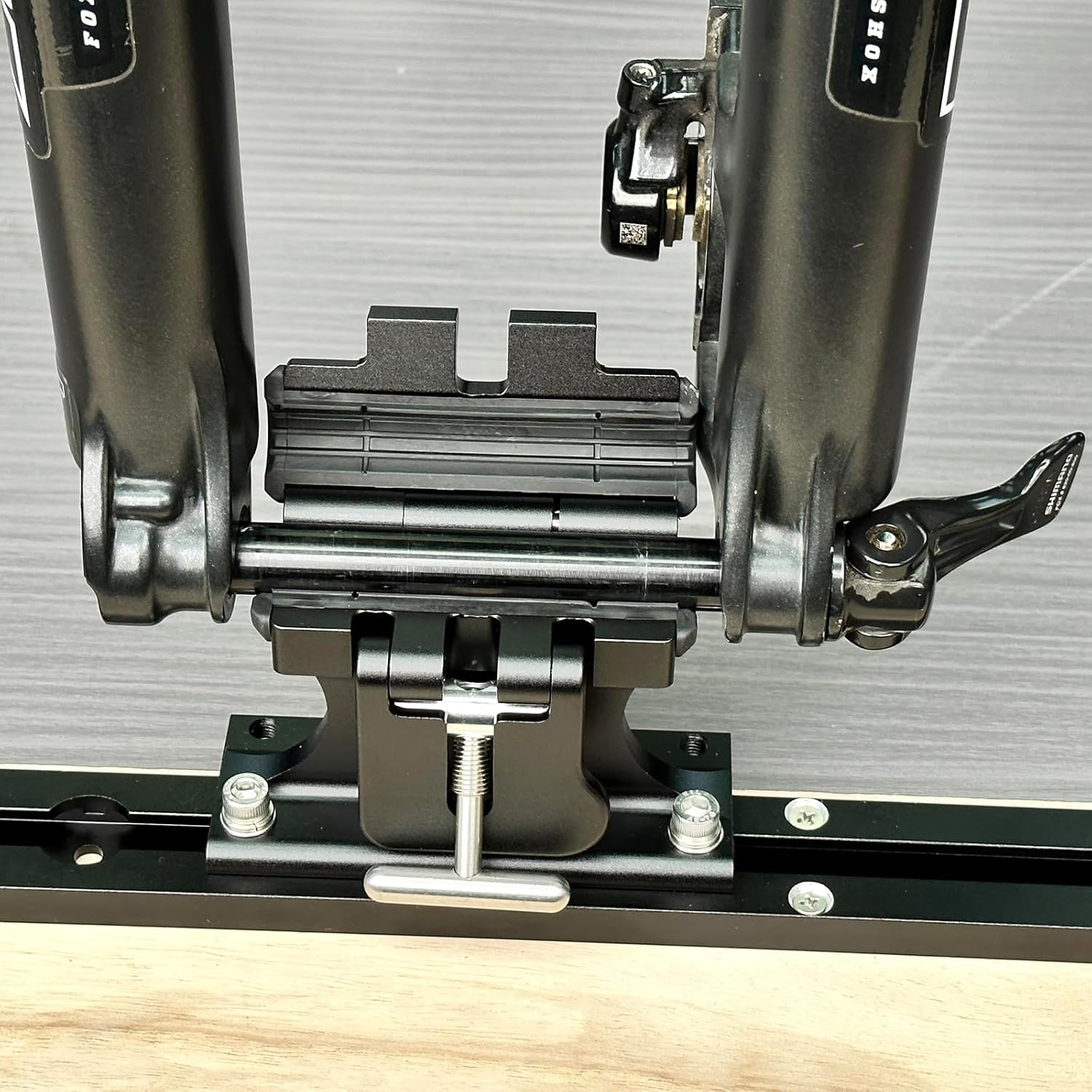 ODIER Thru Axle Bike Fork Mount Quick and Secure Mount for SUV Van and Camper image number 2