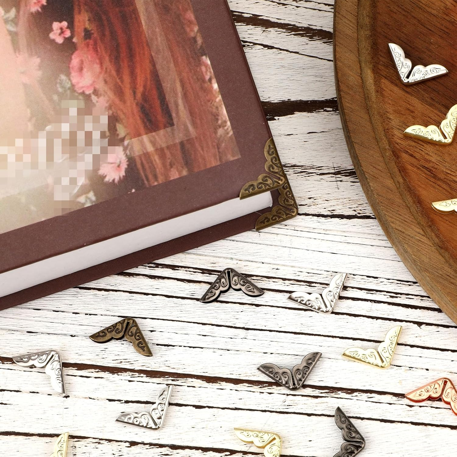 100Pcs Book Corner Protectors, Iron Book Edge Protector Vintage Paperback Book Corner Protector Decorative Book Corner Covers for Scrapbook Photo Album Notebook Folder Picture (5 Colors) image number 3