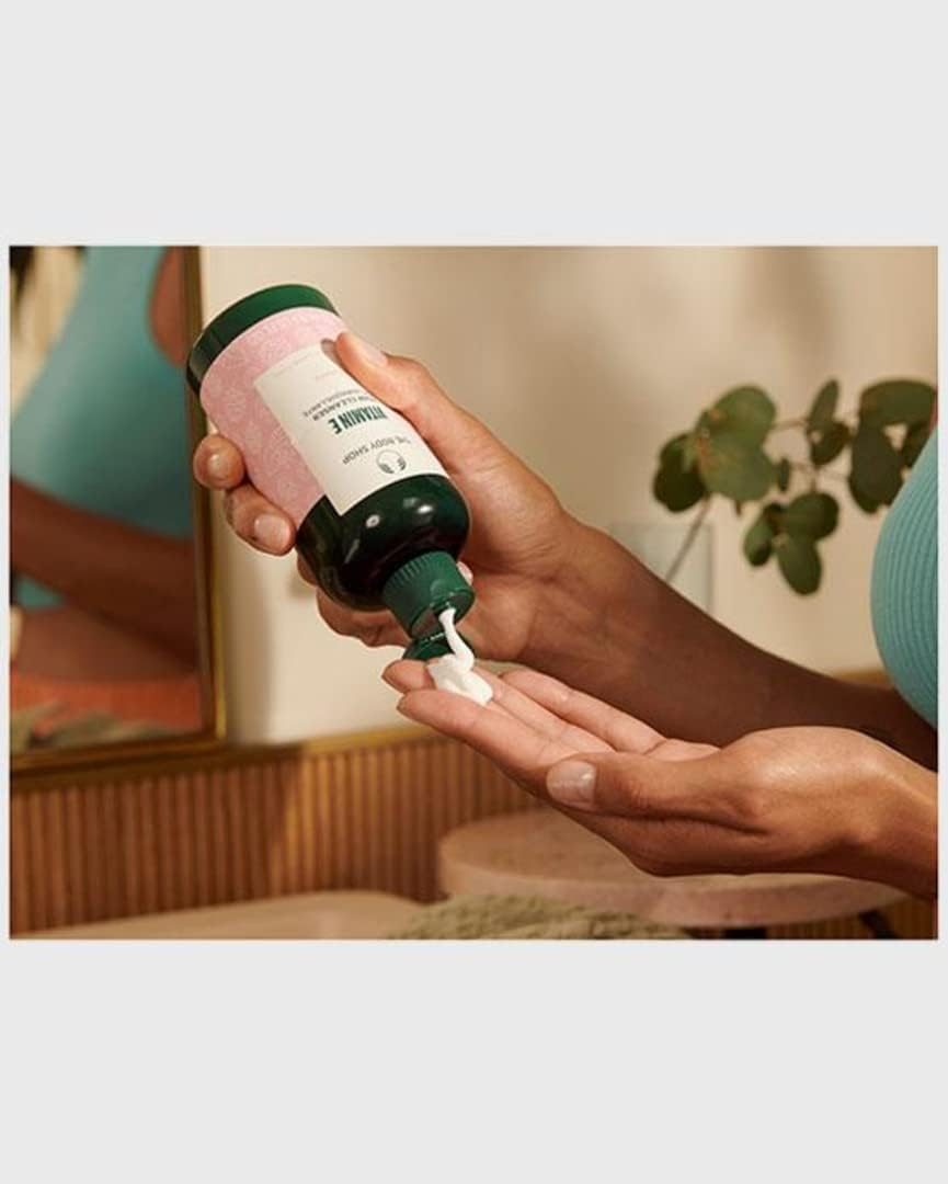 The Body Shop Vitamin E Cream Cleanser &ndash; Removes Impurities & Makeup &ndash; Moisturizes &ndash; for All Skin Types &ndash; 8.4 Oz image number 3