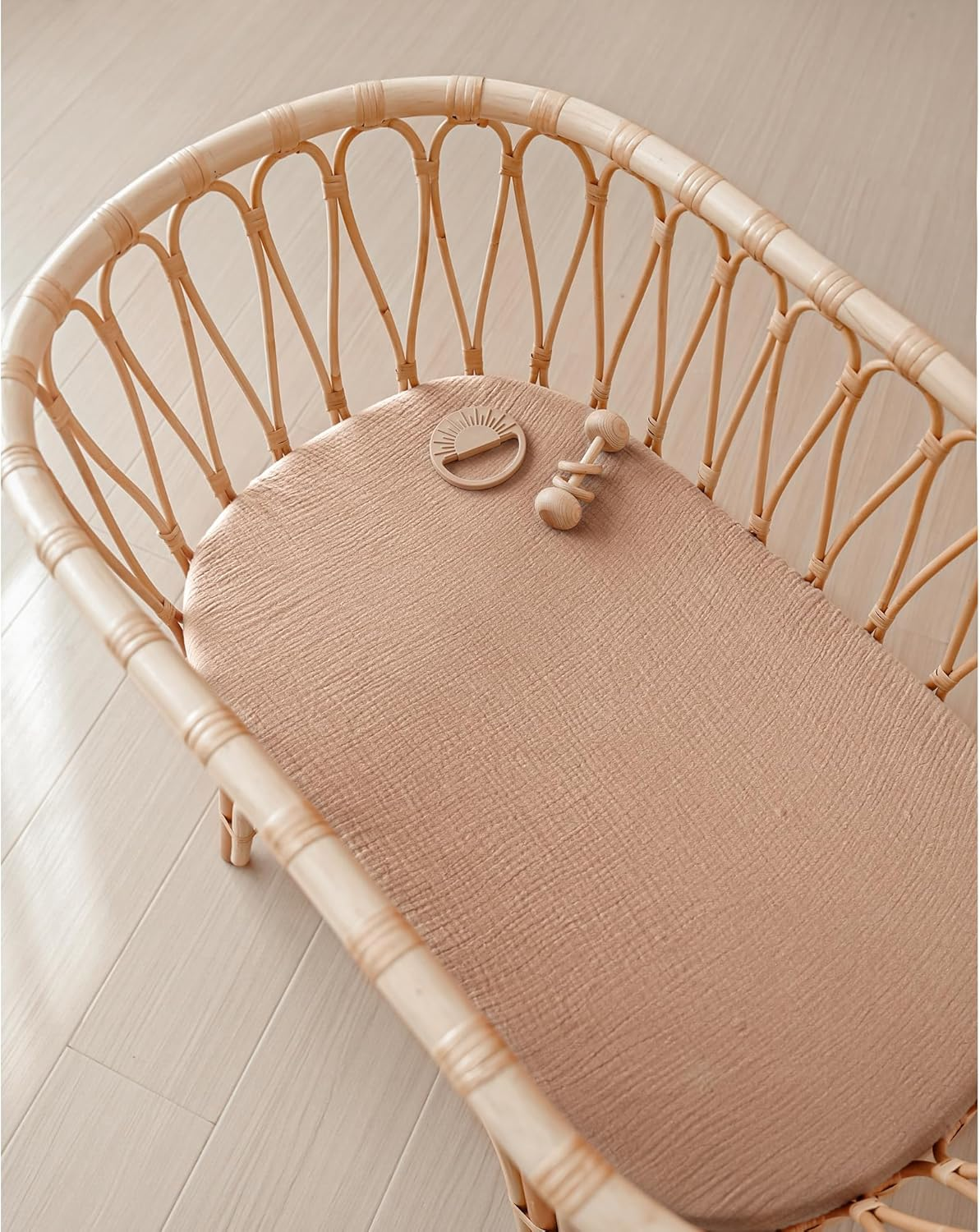 Konssy 2 Pack Muslin Fitted Bassinet Sheets for Baby Girl Boy, Soft Breathable Baby Bassinet Sheets Fit for Bassinets, Cradle, Moses Basket Oval Rectangle Pad/Mattress (Peach,Floral) image number 7