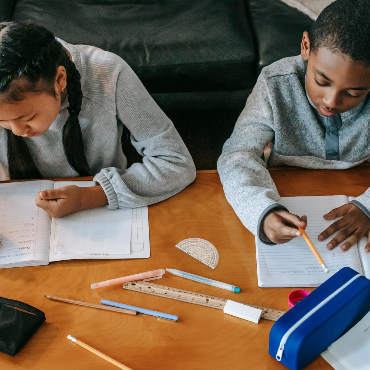 TEHAUX 20Pcs Plastic Protractor, 180 Degrees, 4 Inch, Clear Math Protractors for Angle Measurement, Geometry Protractor School Office Student Tool image number 2