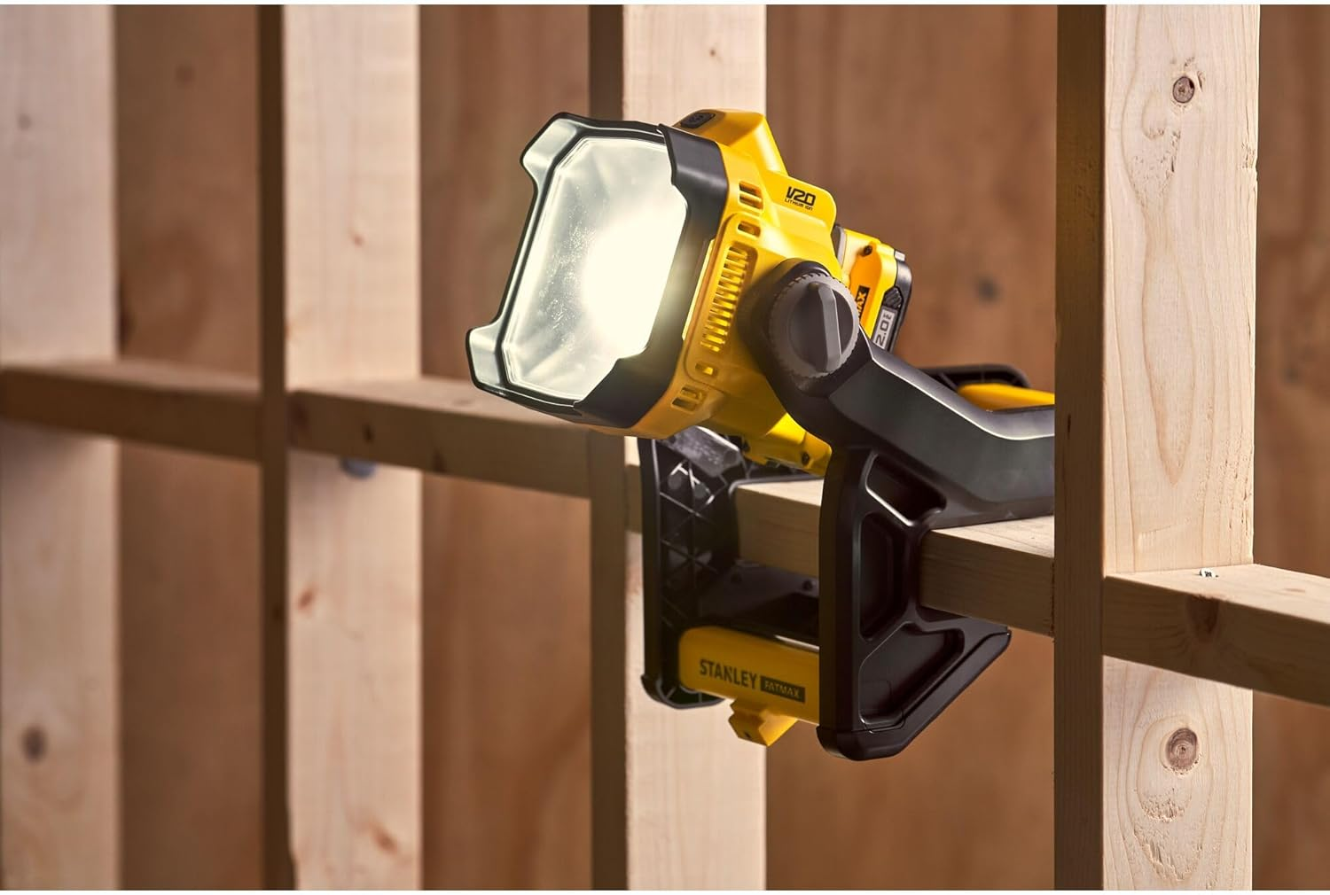 STANLEY FATMAX V20 | 18V Area Light - up to 1825 Lumens, Pivoting Head, Wall Mountable, Light Only image number 4