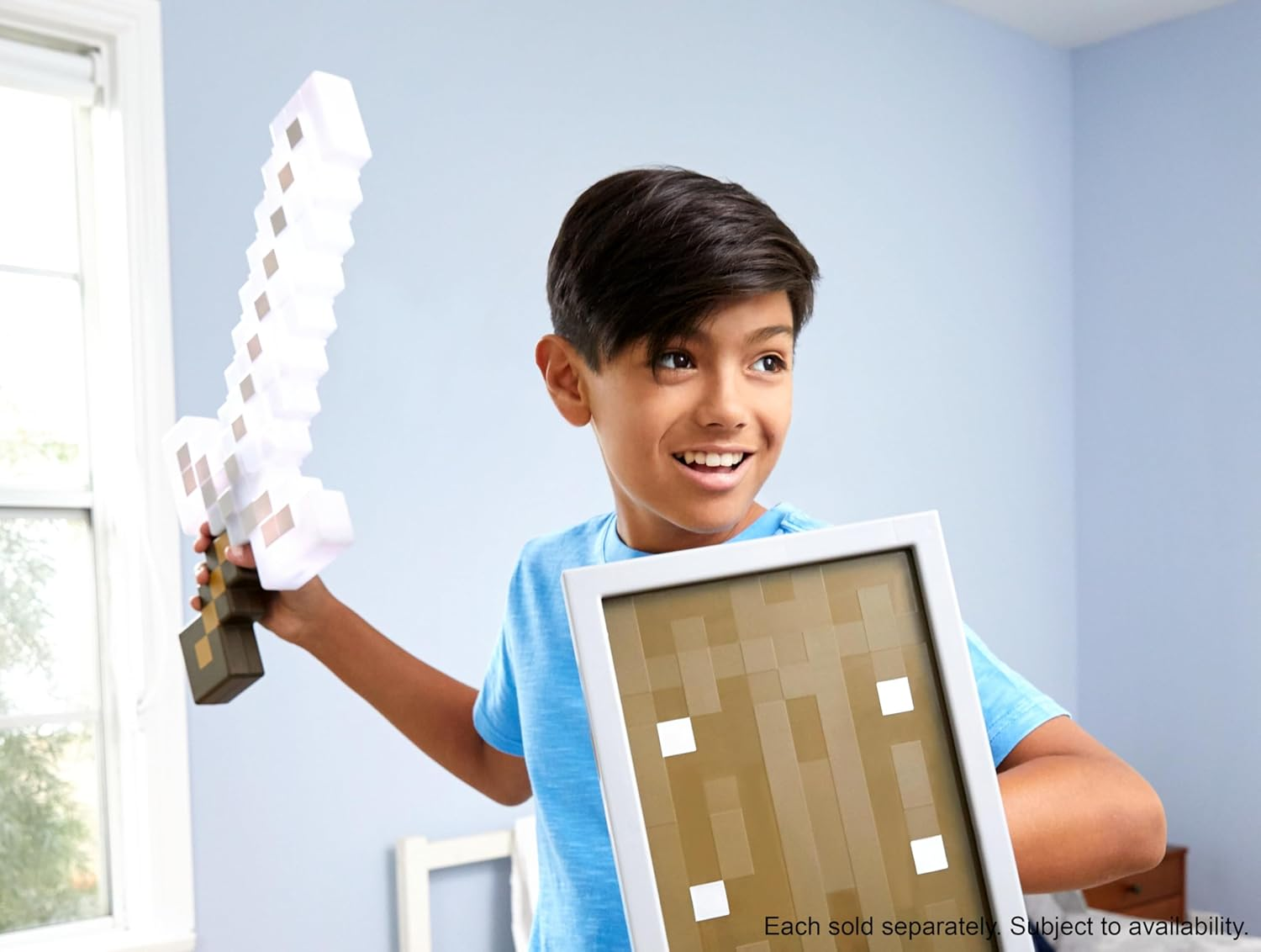 Mattel Minecraft Customizable Shield (Amazon Exclusive) image number 1