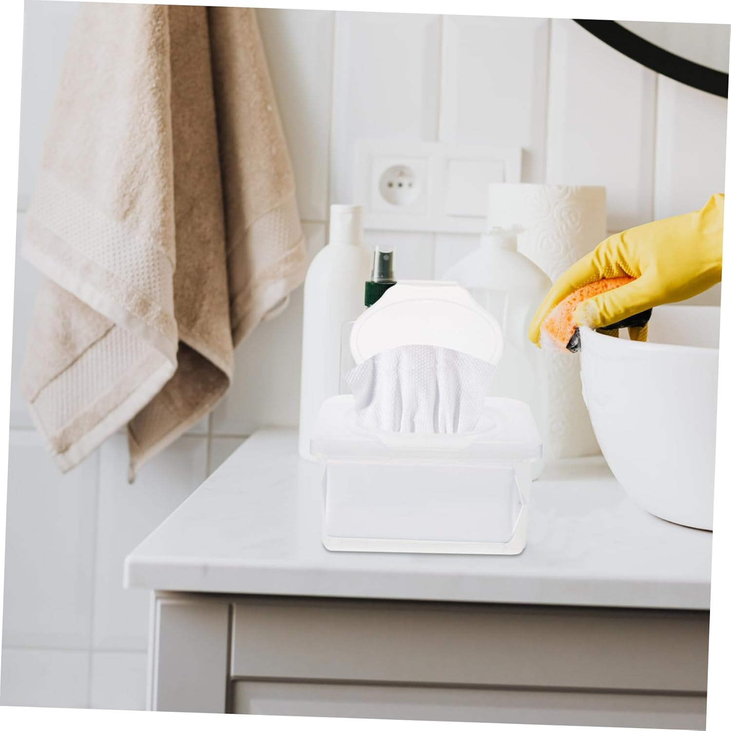 HOMOBABE Portable Refillable Wipe Container with Dustproof Lid Lightweight Plastic Wipes Dispenser Box for Travel and Home Use Compact Storage Case image number 3